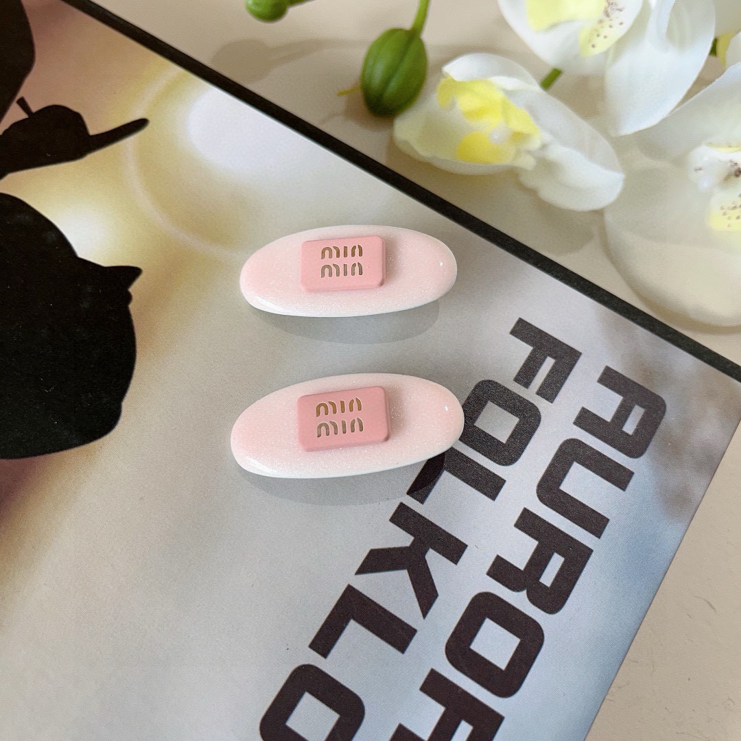 配包装 （一对）miumiu（缪缪） 新款网红法式bb夹、经典字母logo边夹刘海夹发饰， 高级感日韩幻