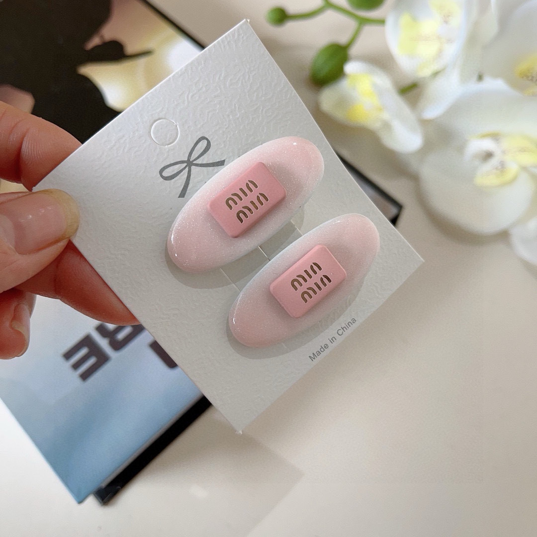 配包装 （一对）miumiu（缪缪） 新款网红法式bb夹、经典字母logo边夹刘海夹发饰， 高级感日韩幻