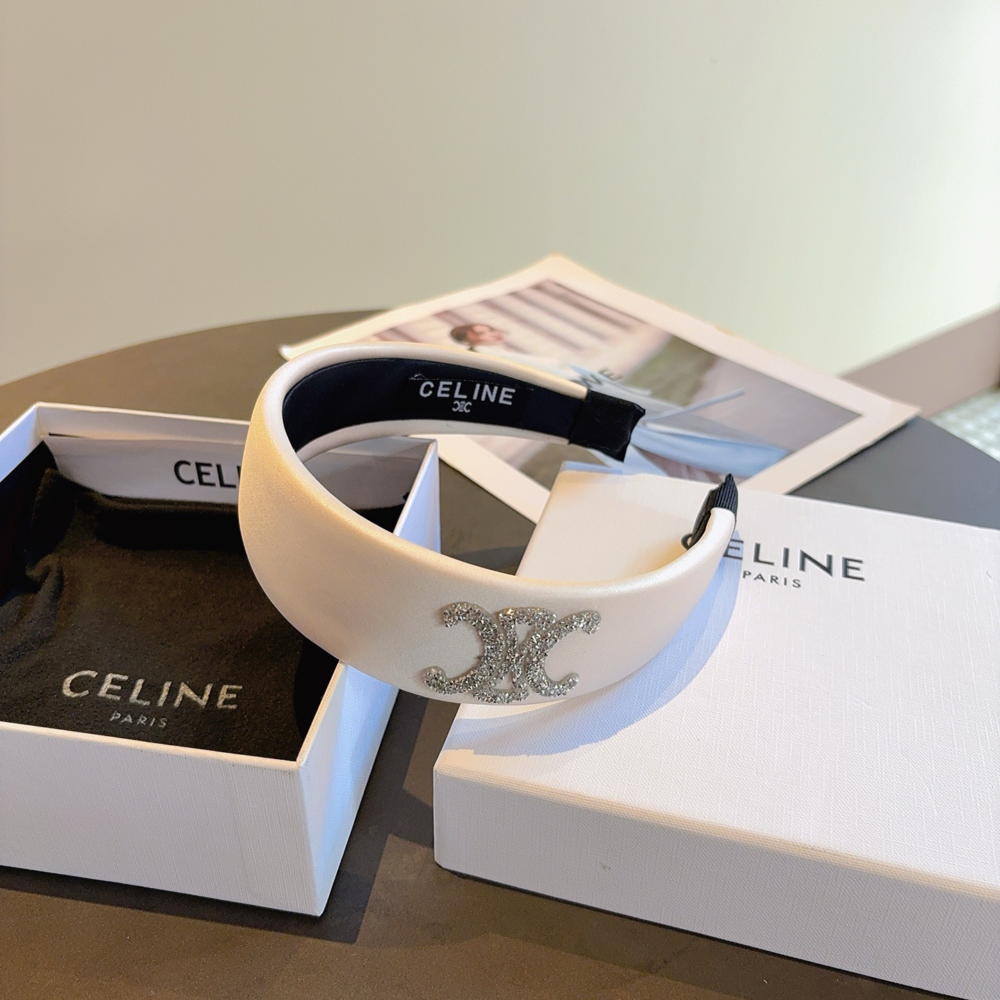 配包装CELINE（赛琳）新款海绵发箍 佩戴舒适无压力，造型搭配必备头箍！非常时尚百搭！女神必备！名媛范