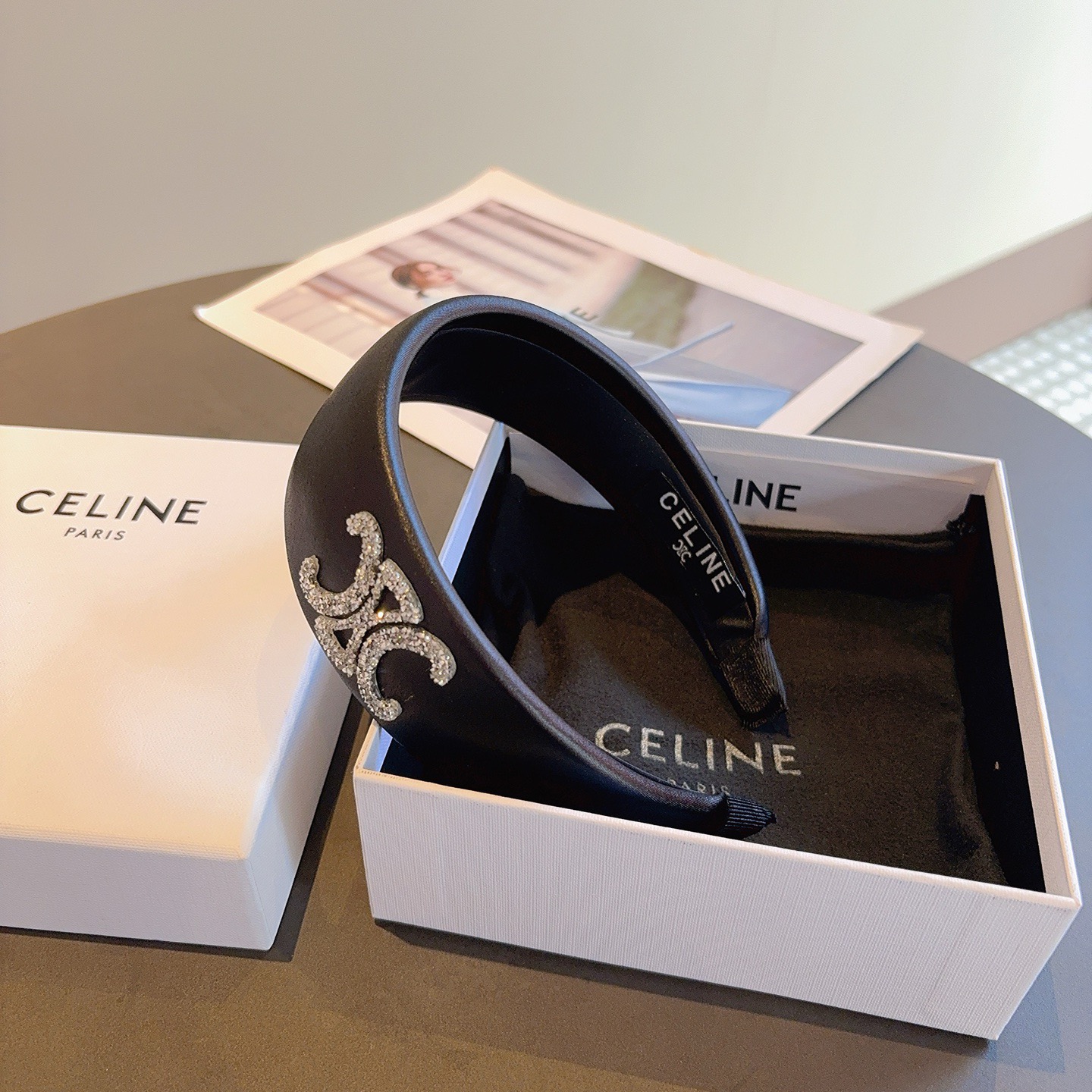 配包装CELINE（赛琳）新款海绵发箍 佩戴舒适无压力，造型搭配必备头箍！非常时尚百搭！女神必备！名媛范