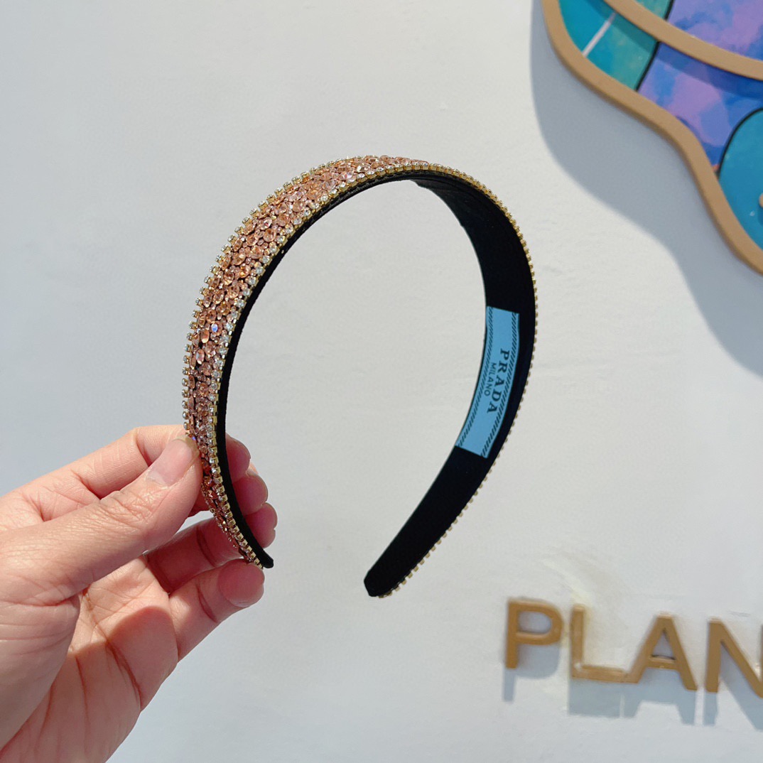 配包装PRADA （普拉达） 欧美新款潮流色彩贴钻发箍，明星同款 女神必备单品，非常百搭，时尚潮流， 戴