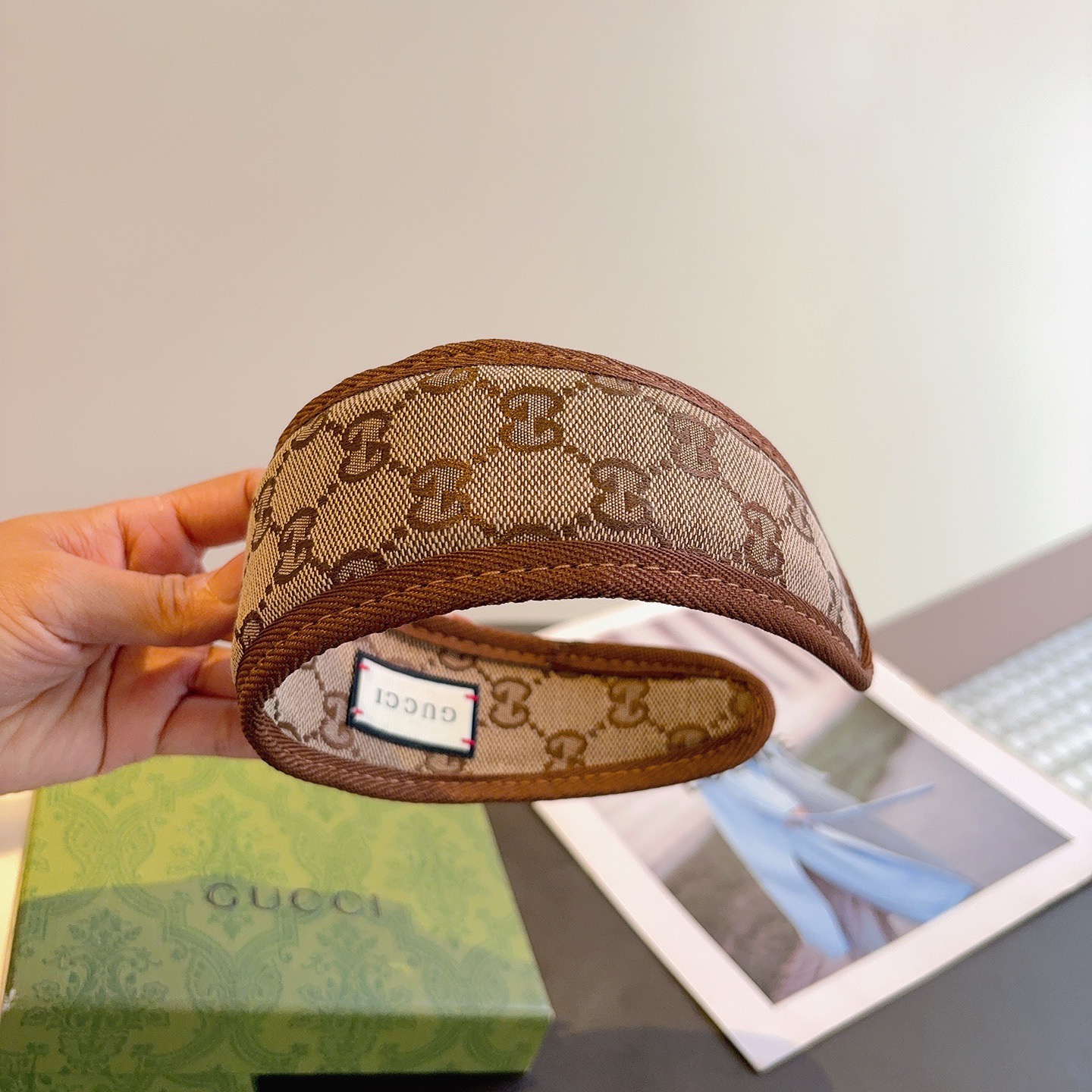 配包装Gucci（古奇） 高版本新款经典字母宽版发箍,专柜品质 让你的魅力绽放 清新淑女范让时尚更简单。