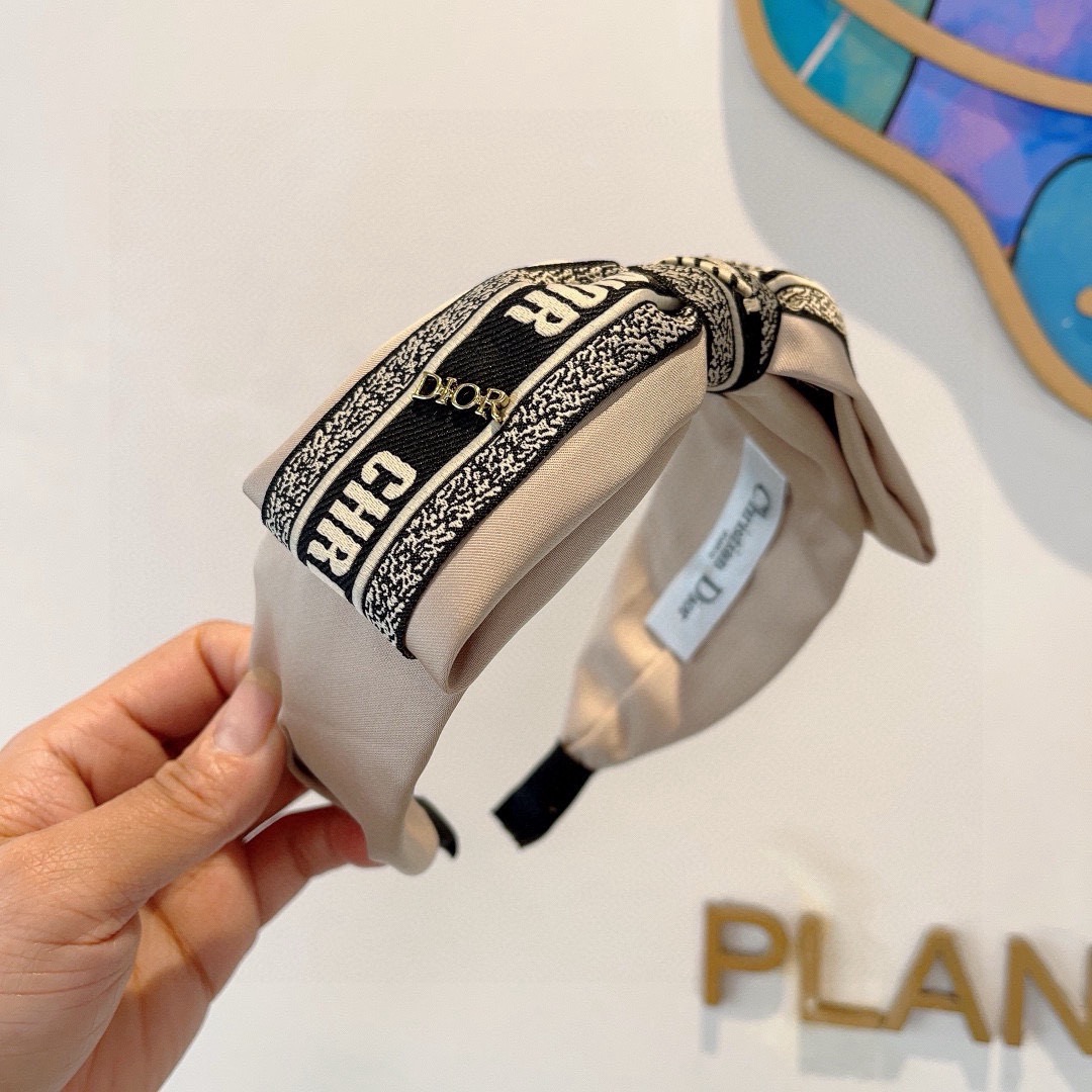 配包装Dior（迪奥） 火爆新款蝴蝶结发箍,专柜原单货，让你的魅力绽放 清新淑女范让时尚更简单。