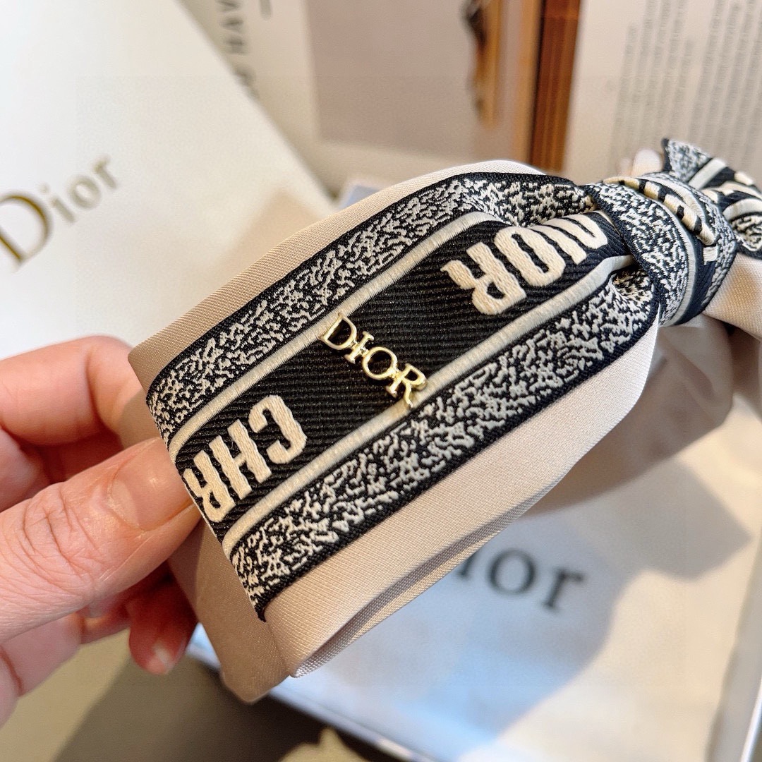 配包装Dior（迪奥） 火爆新款蝴蝶结发箍,专柜原单货，让你的魅力绽放 清新淑女范让时尚更简单。