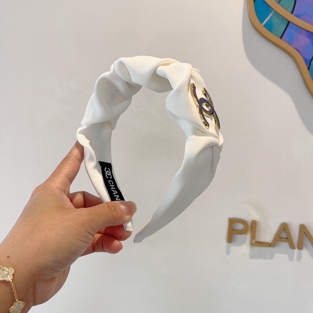 配包装CHANEL（香奈儿）最新款小香发箍，新品巨显脸小头箍，网红爆款推荐 搭配高端双Ｃlogo ，超精