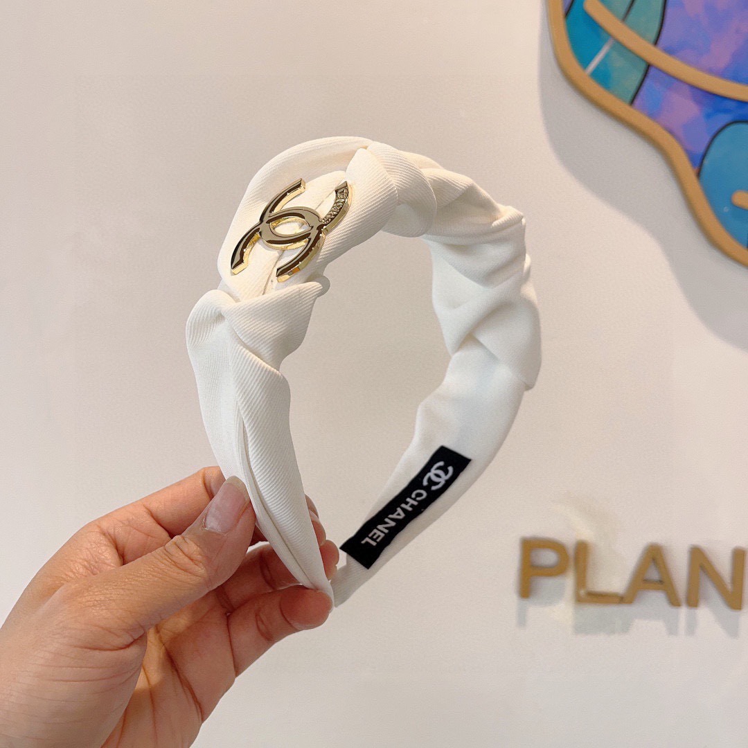 配包装CHANEL（香奈儿）最新款小香发箍，新品巨显脸小头箍，网红爆款推荐 搭配高端双Ｃlogo ，超精