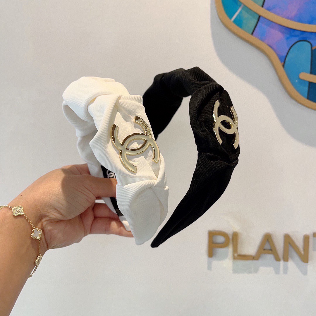 配包装CHANEL（香奈儿）最新款小香发箍，新品巨显脸小头箍，网红爆款推荐 搭配高端双Ｃlogo ，超精