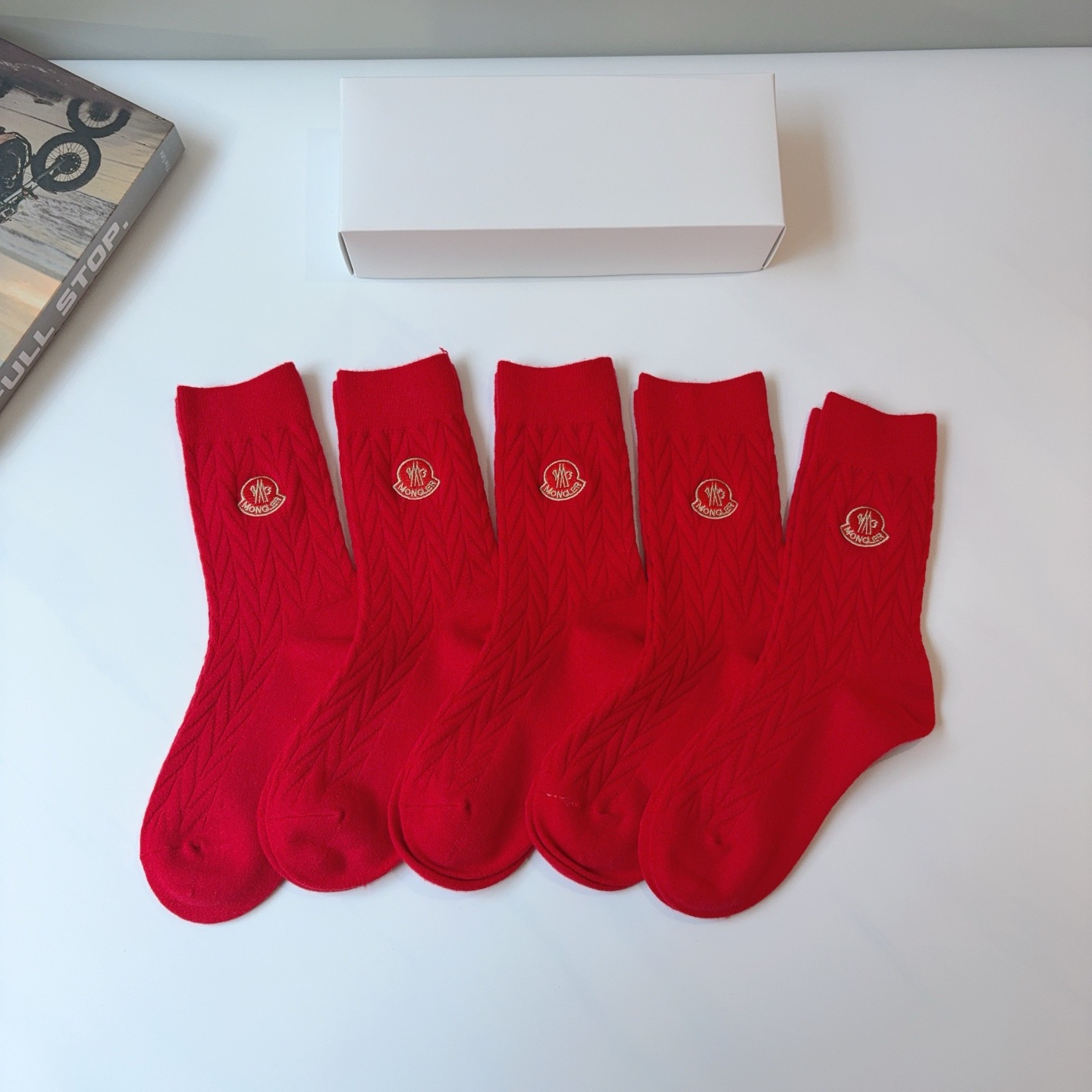 NO:719017,Comes with packaging (5 pairs in a box) Champion New Embroidered Long Festive Red Socks Cashmere Fabric, Classic, Personalized, Fashionable and Versatile, You Deserve It Socks, Stockings, Socks, Socks19860909配包装（一盒5双） 冠军 新款刺绣长筒喜庆红色袜子 羊绒面料,经典个性时尚百搭款,你值得拥有哦袜子,丝袜,袜子,socks,accessory