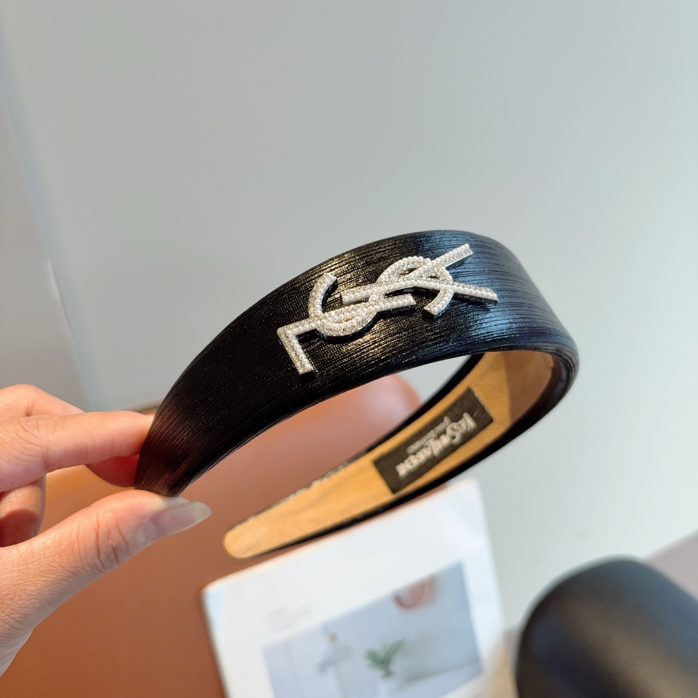 配包装圣罗兰 新款韩国海绵发箍，原单头箍简约百搭，潮女必备品，超级的高大上！