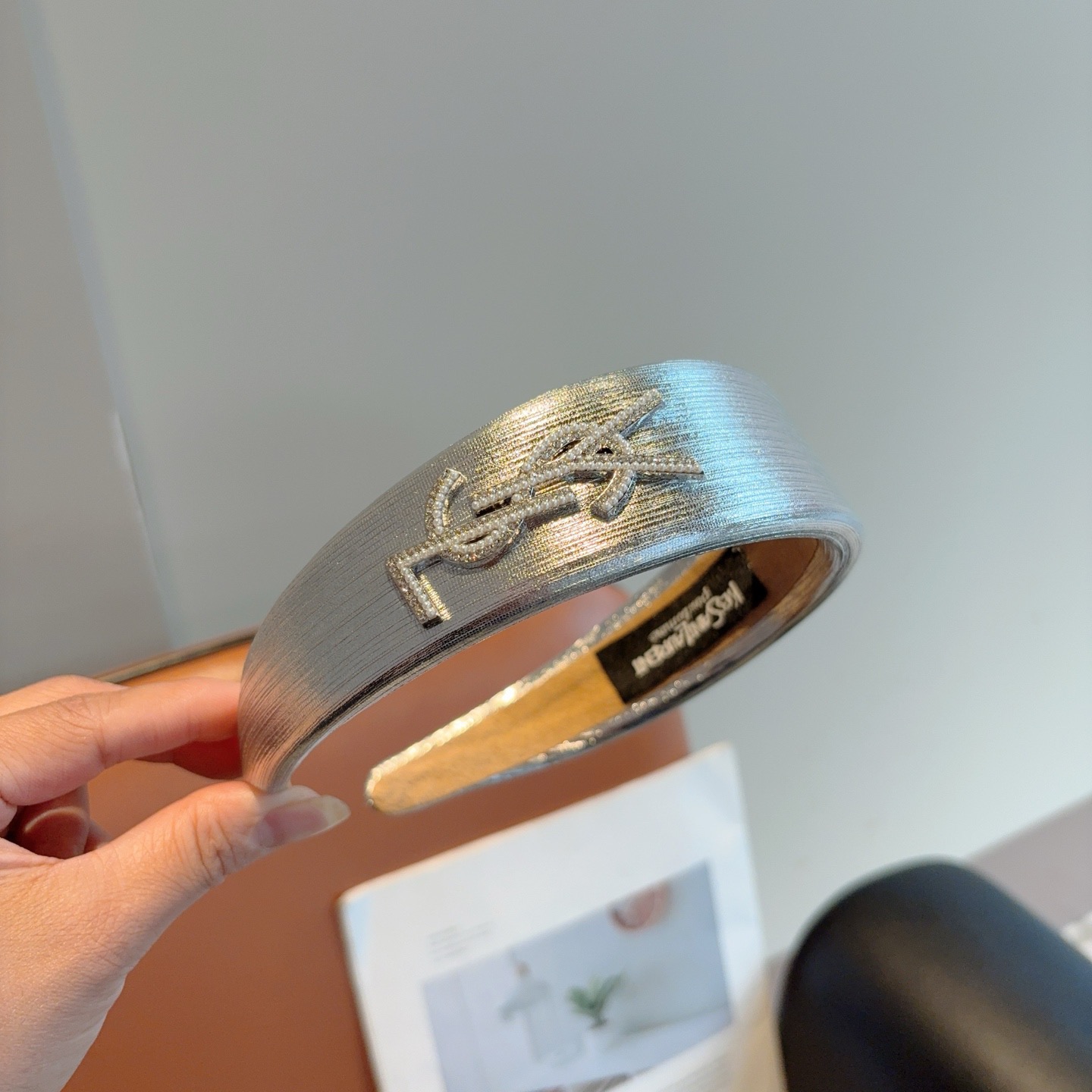 配包装圣罗兰 新款韩国海绵发箍，原单头箍简约百搭，潮女必备品，超级的高大上！