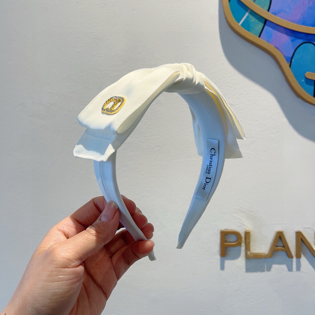 配包装Dior（迪奥） 新款宽边蝴蝶结大牌发箍, 网红爆款防滑头箍、让你的魅力绽放 清新淑女范让时尚更简