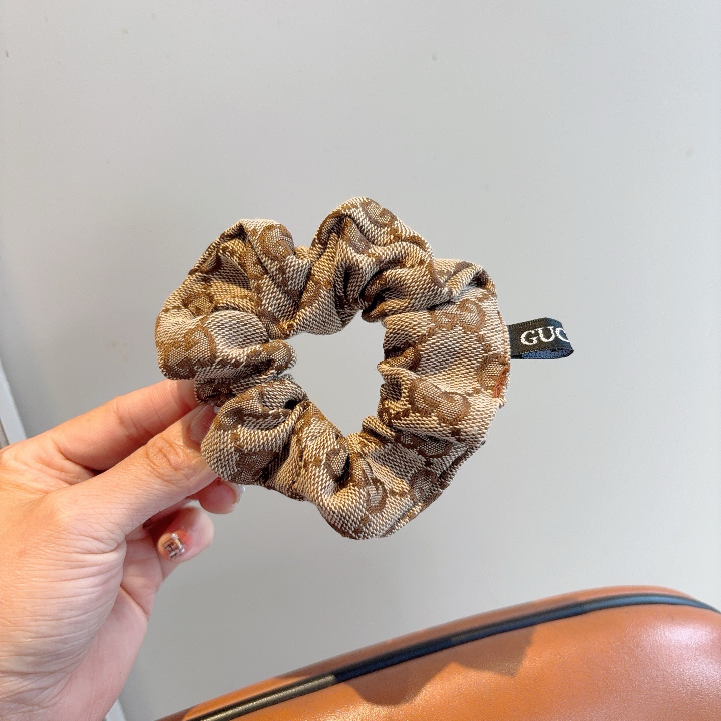 配包装Gucci古奇 双G经典款发圈皮筋 精致佩戴舒适无压力，造型搭配必备！非常时尚百搭！名媛范儿。女神
