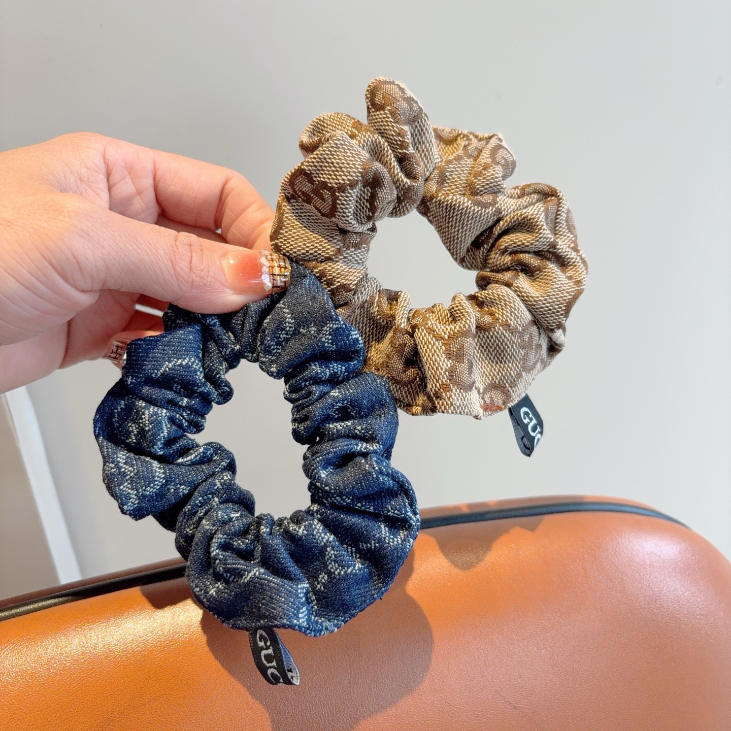 配包装Gucci古奇 双G经典款发圈皮筋 精致佩戴舒适无压力，造型搭配必备！非常时尚百搭！名媛范儿。女神