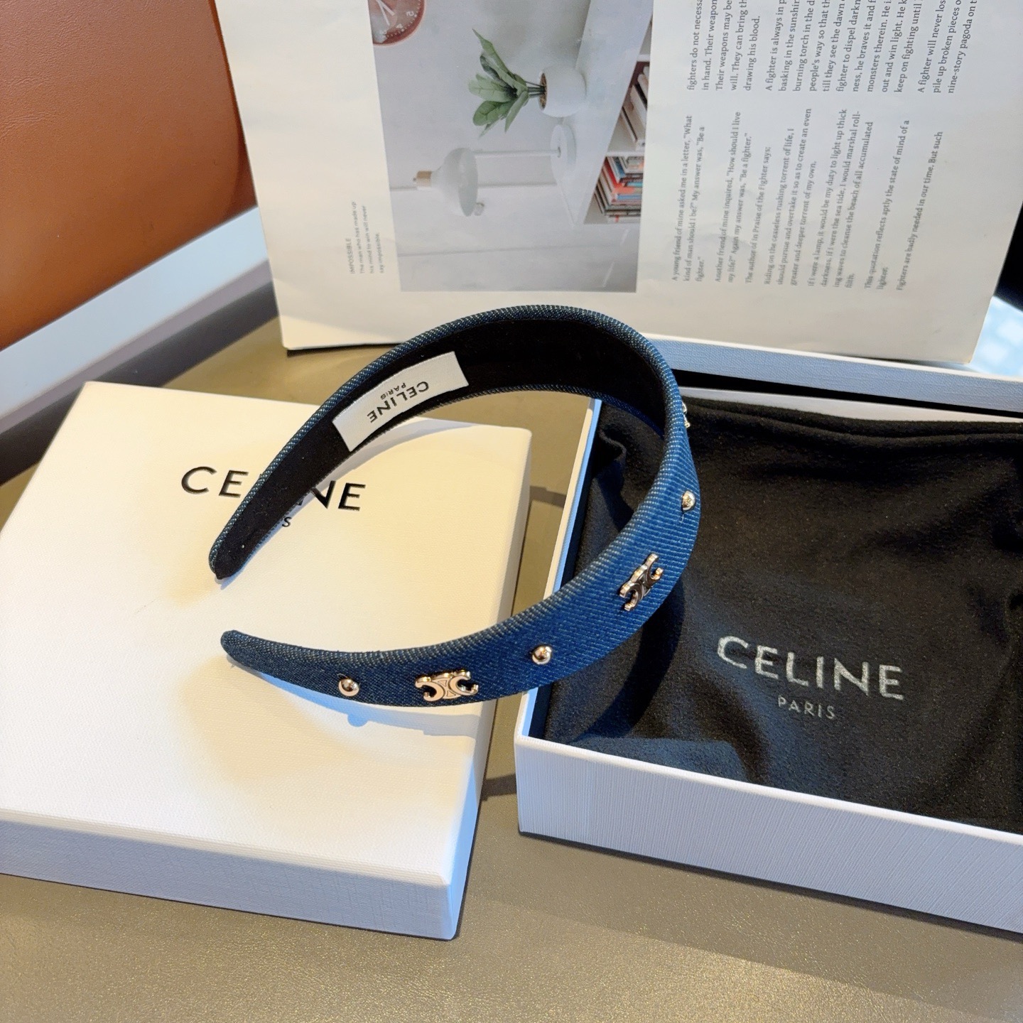 配包装CELINE（赛琳）官方经典新款牛仔布发箍，女神必备头箍，非常舒时尚百搭，舒适潮流款！