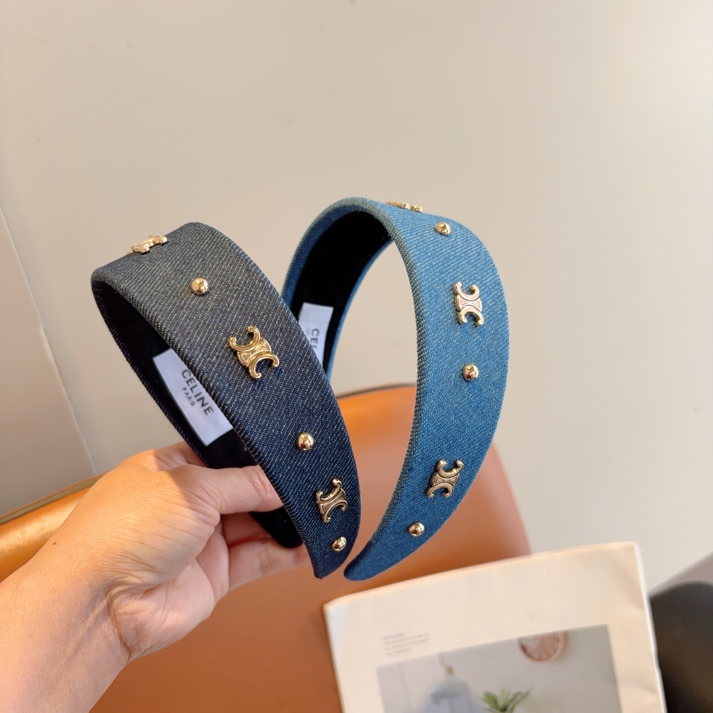 配包装CELINE（赛琳）官方经典新款牛仔布发箍，女神必备头箍，非常舒时尚百搭，舒适潮流款！