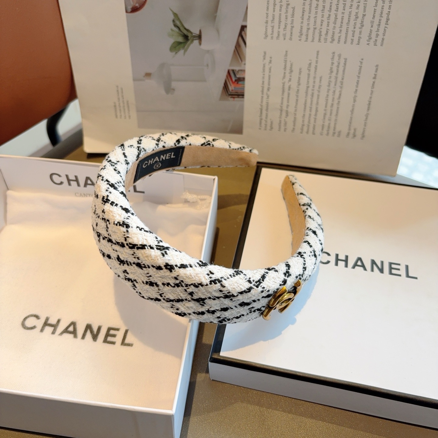 配包装CHANEL（香奈儿）最新款小香发箍，复古头箍，网红爆款推荐 搭配高端材质，超精致，时尚百搭。