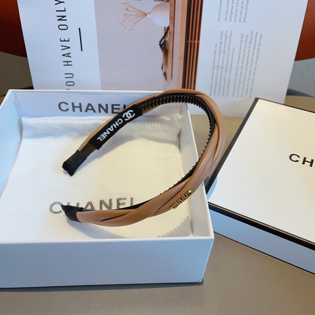 配包装CHANEL（香奈儿）最新款小香羊皮发箍，复古头箍，网红爆款推荐 搭配高端材质，超精致，时尚百搭。
