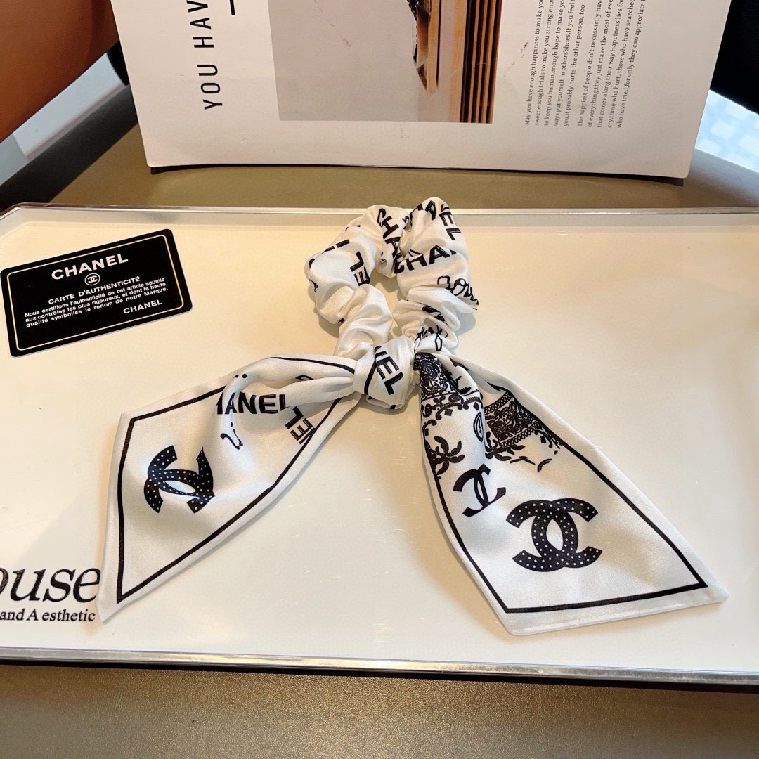 NO:813719,With packaging CHANEL (Chanel) double C letter streamer ponytail hair tie butterfly colon ring, high-end Korean style rubber band, classic flower design, high-end atmosphere, celebrity style, hairpins, hairpins, chanel, chanel, hairpins19860909配包装 CHANEL（香奈儿）双C字母飘带马尾发圈 蝴蝶结肠圈,高档韩版皮筋,经典花型设计, 高端大气,名媛范儿,发夹,发夹,chanel,chanel,hairpins,accessory