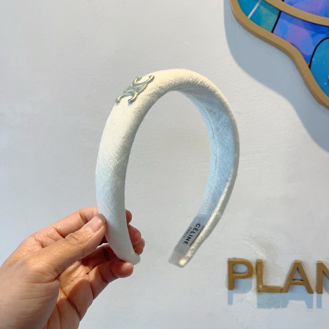 NO:770180,Comes with packaging CELINE (Celine) official classic new threaded pleated headband, a must-have headband for goddesses, very comfortable, fashionable and versatile, comfortable and trendy!  hairpins,hairpins,celine,celine,hairpins19860909配包装 CELINE（赛琳）官方经典新款螺纹褶皱发箍,女神必备头箍,非常舒时尚百搭,舒适潮流款！发夹,发夹,celine,celine,hairpins,accessory