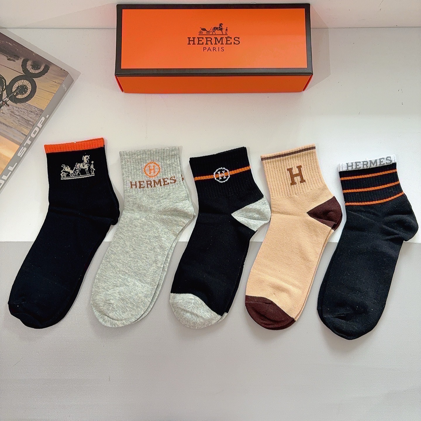 NO:766063,Comes with packaging [5 pairs in a box] HERMES mid-calf socks, super soft, indispensable for fashionistas, counter purchase quality socks, stockings, socks, hermes, hermes, socks19860909配包装【一盒5双】 HERMES爱马仕中筒袜子超级柔软潮人必不能少的专柜代购品质 袜子,丝袜,袜子,hermes,hermes,socks,accessory