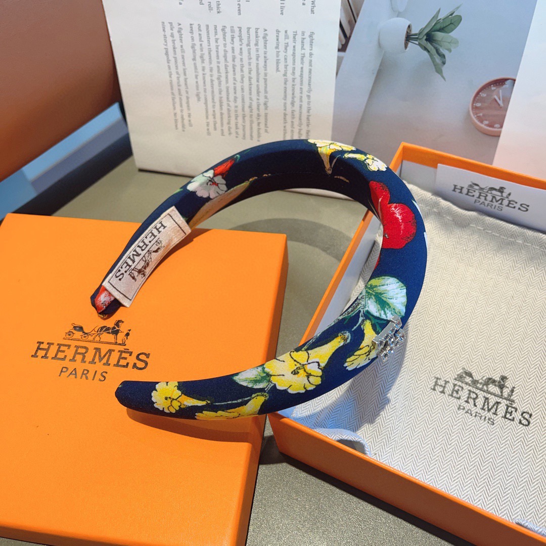 配包装 Hermes（爱马仕）  火爆定制款涂鸦发箍，网红同款  进口面料， 出口订单、细节全部实拍！特制面料非常显质感
