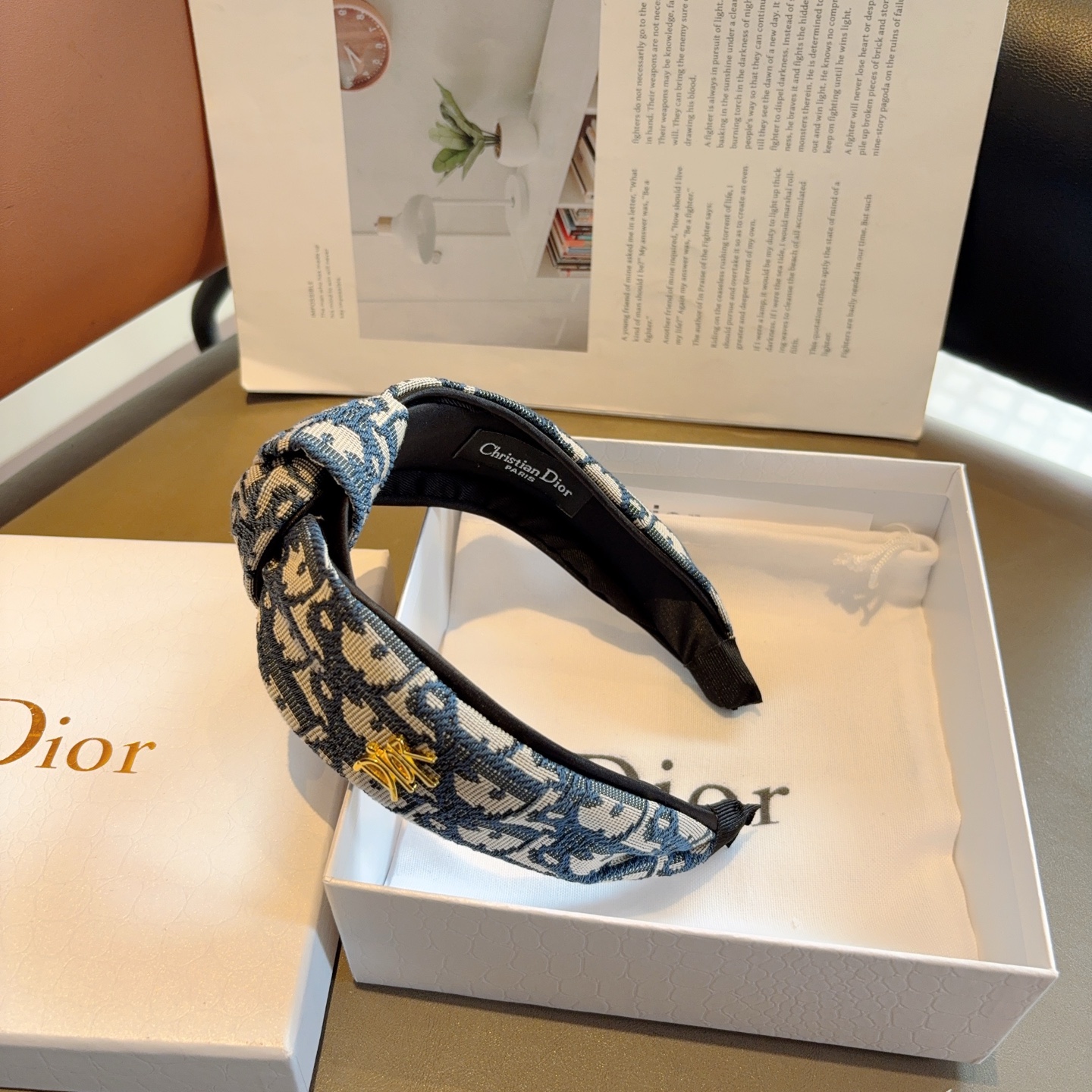 配包装 Dior（迪奥） 经典新款中间结宽版发箍,专柜原单货，让你的魅力绽放 清新淑女范让时尚更简单。