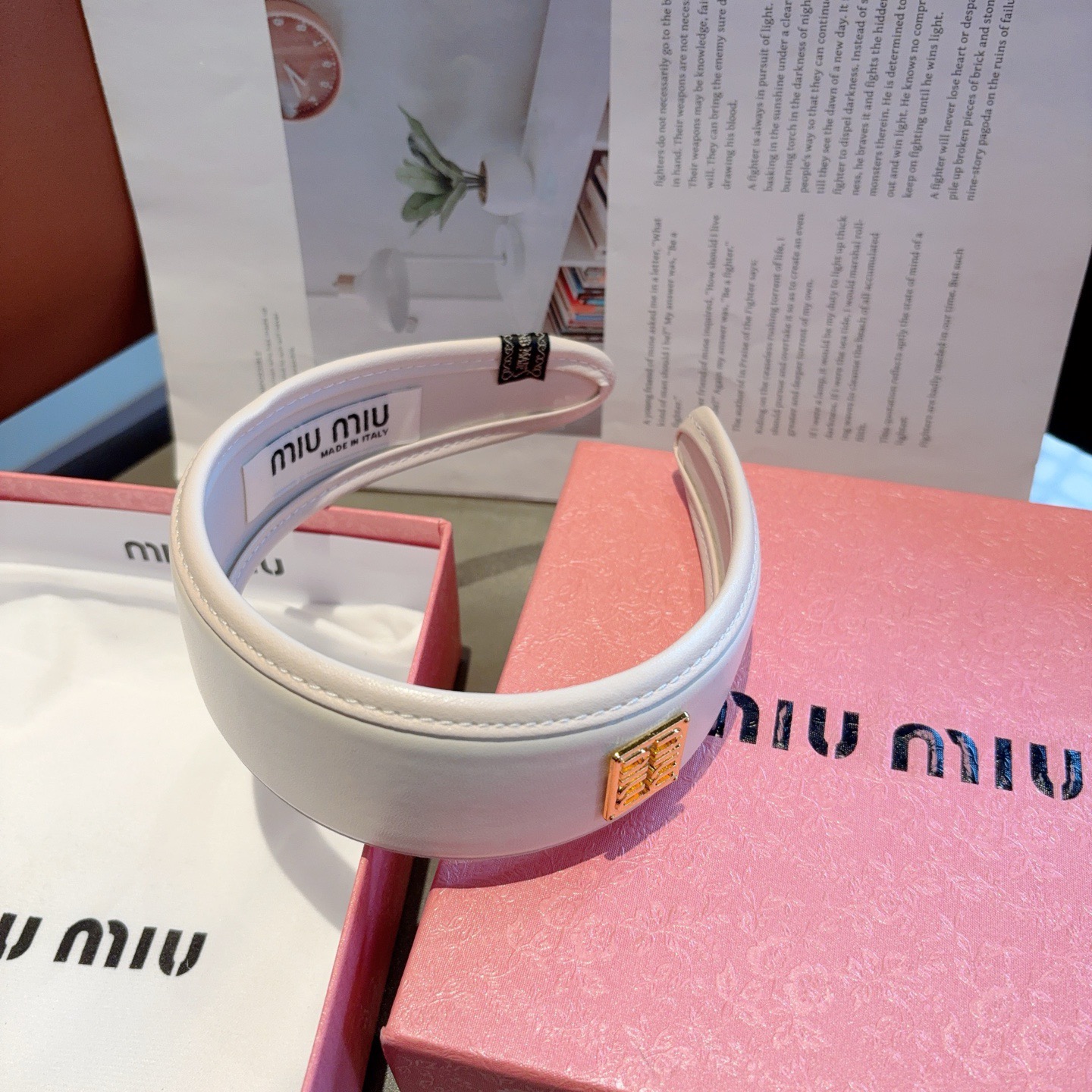 配包装 MIUMIU（缪缪）新款羊皮宽版手工制作发箍，韩版简约百搭头箍、潮女必备品，超级的高大上！