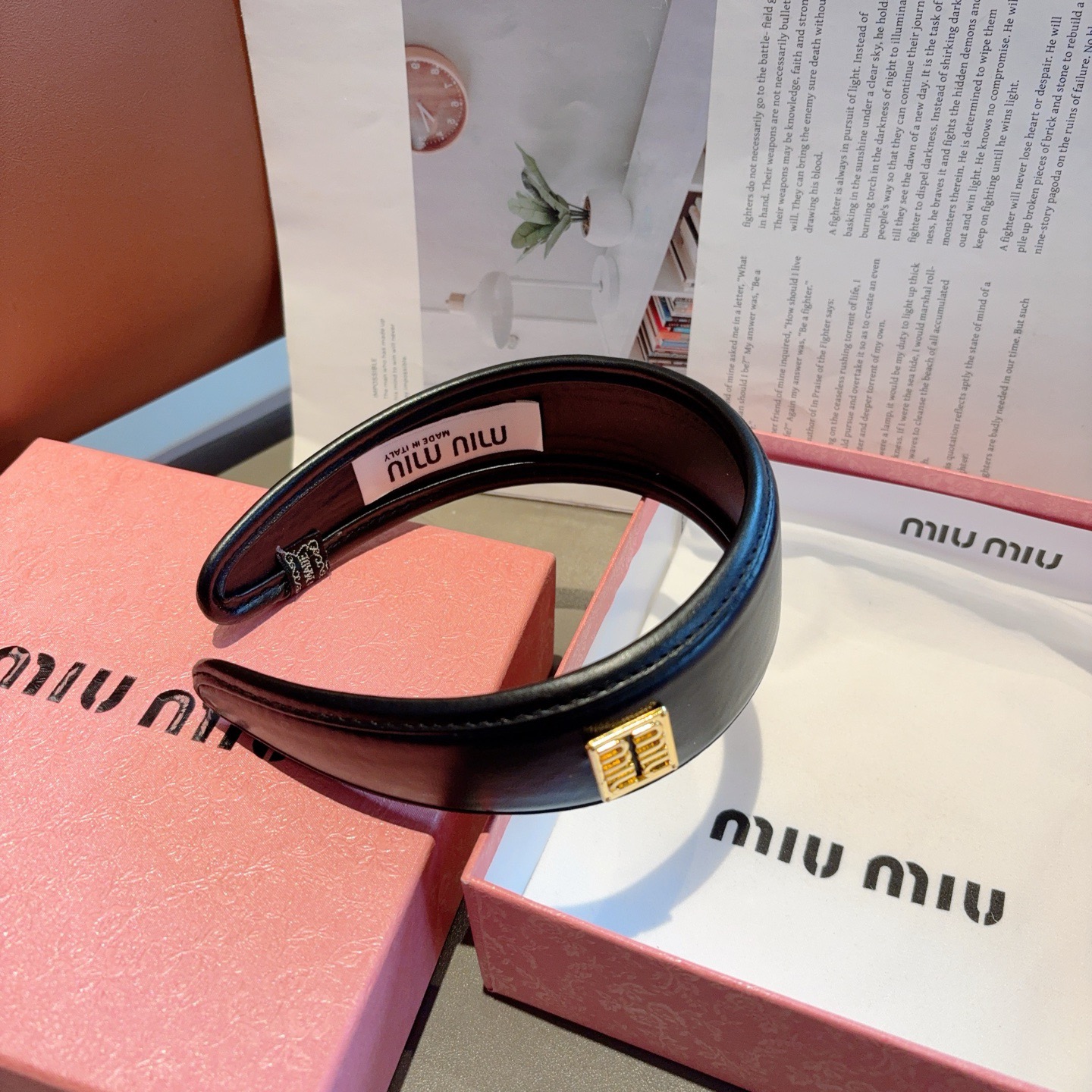 配包装 MIUMIU（缪缪）新款羊皮宽版手工制作发箍，韩版简约百搭头箍、潮女必备品，超级的高大上！