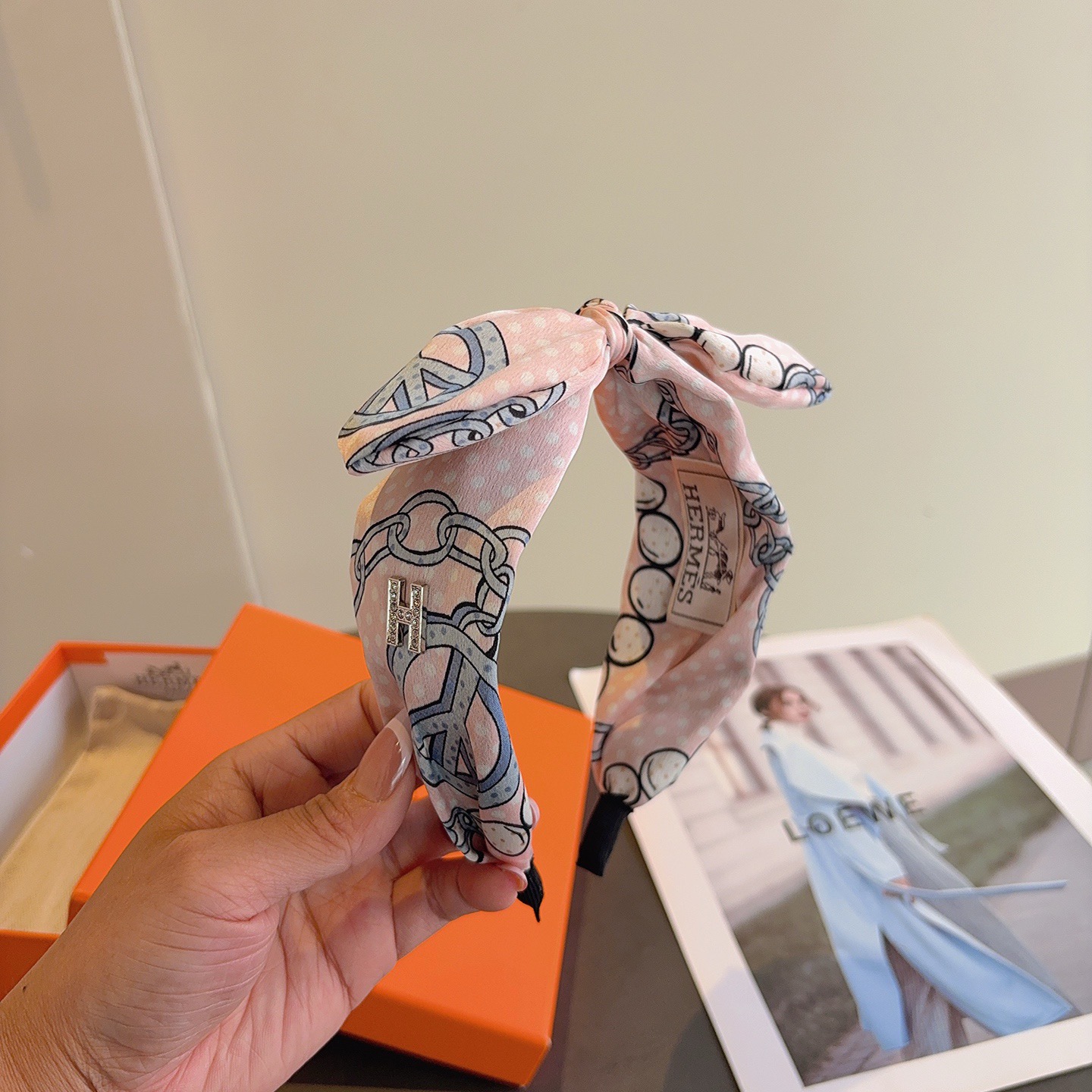 NO:895205,Comes with packaging Hermes (Hermès) new bow headband, the same headband as the Internet celebrity, imported silk fabric, export order!  hairpins,hairpins,hermes,hermes,real silk,hairpins19860909配包装 Hermes（爱马仕） 新款蝴蝶结发箍,网红同款头箍、进口真丝面料, 出口订单！发夹,发夹,hermes,hermes,real silk,hairpins,accessory