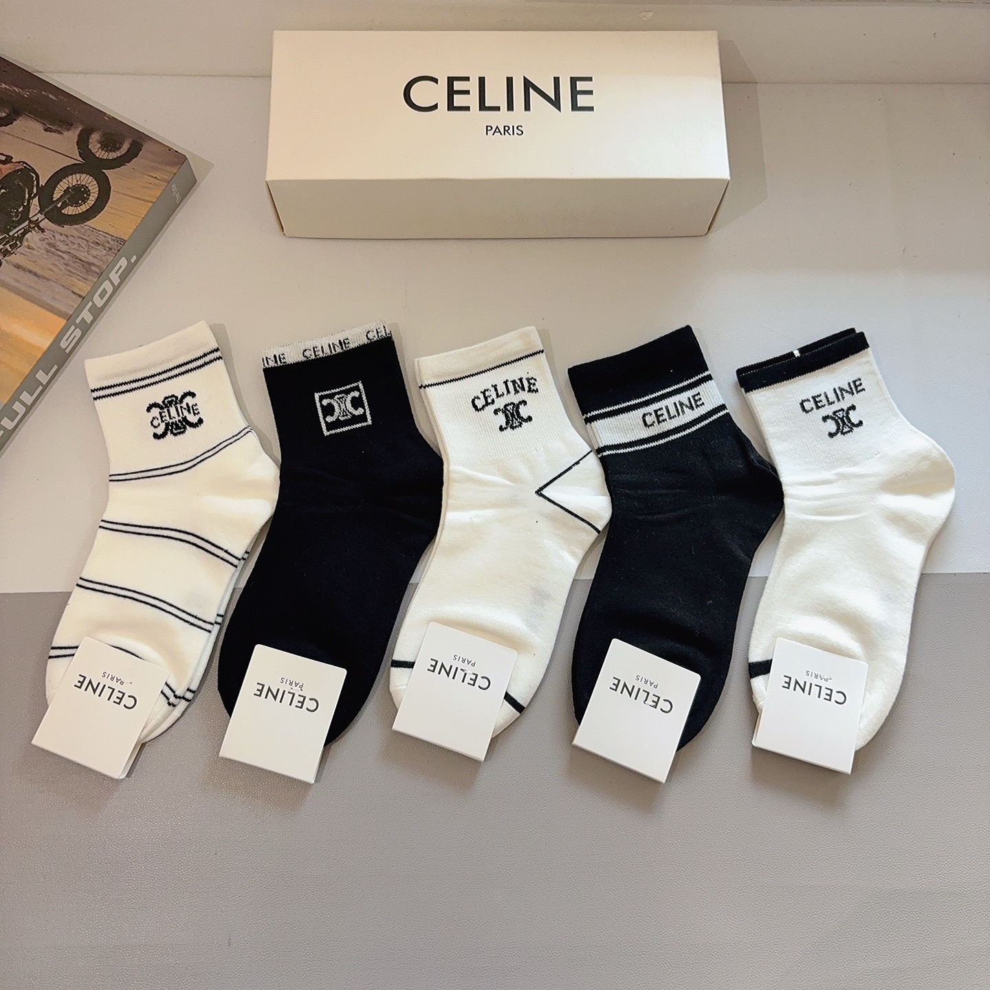 配包装（一盒5双）CELINE 赛琳 新款船袜！纯棉面料，专柜同步中筒袜子，💛大牌出街，潮人必备🔥超好搭