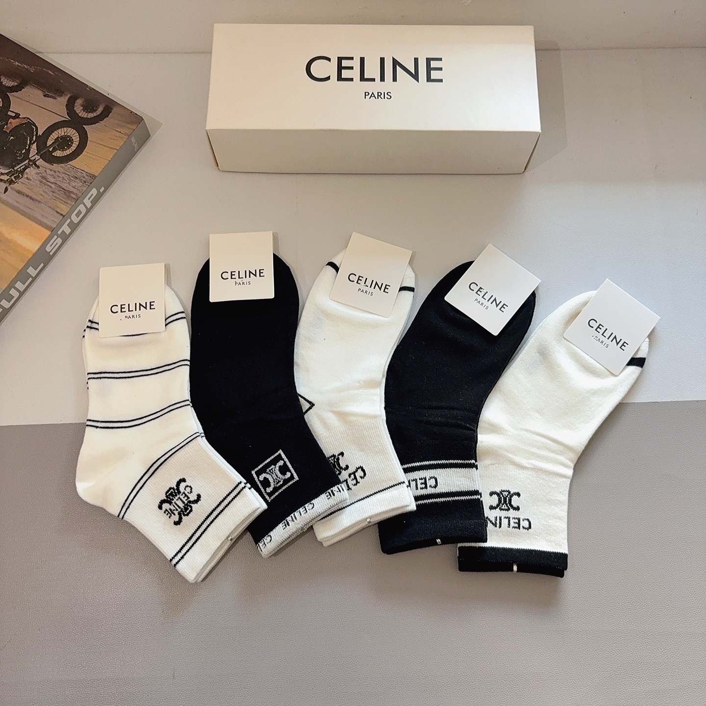 配包装（一盒5双）CELINE 赛琳 新款船袜！纯棉面料，专柜同步中筒袜子，💛大牌出街，潮人必备🔥超好搭
