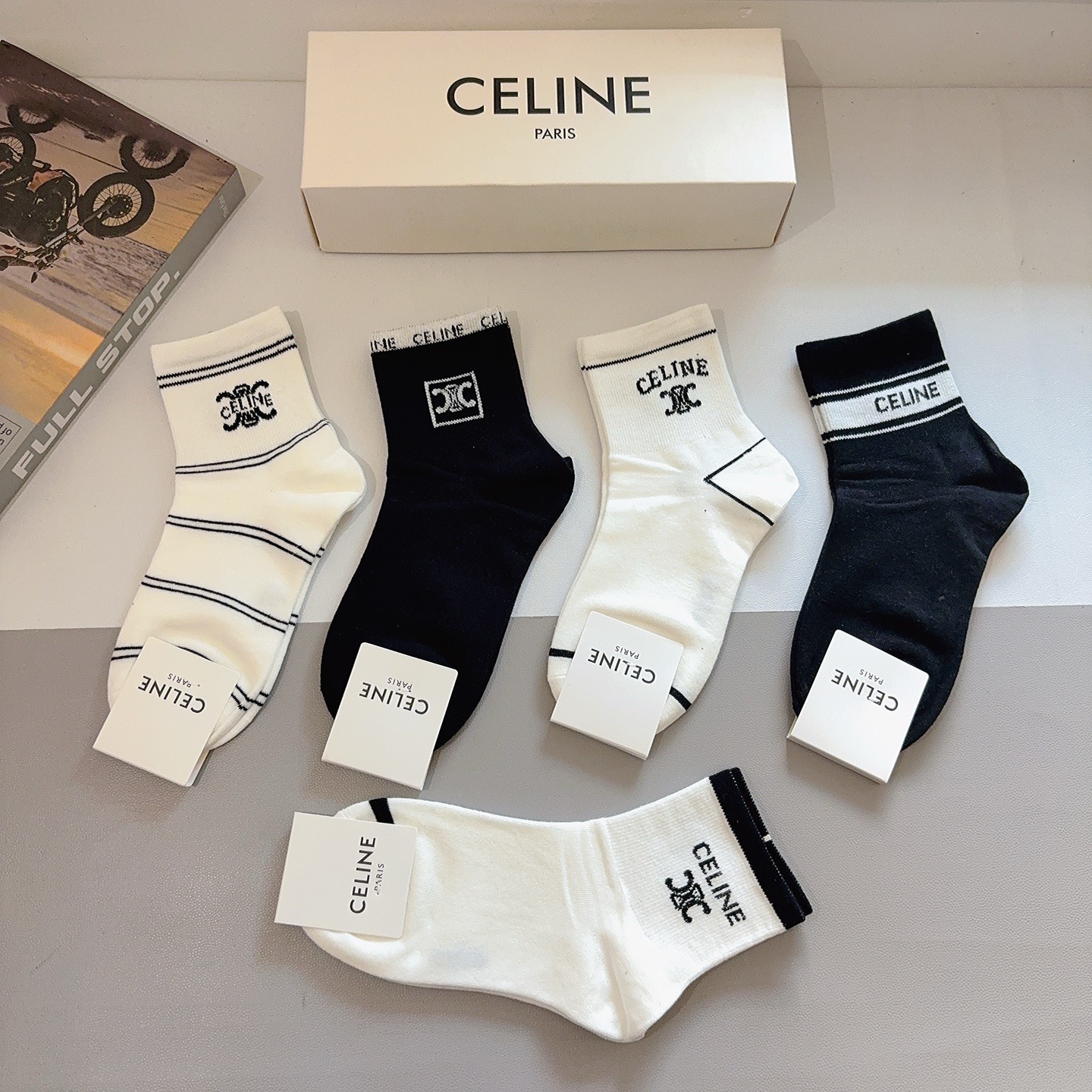 配包装（一盒5双）CELINE 赛琳 新款船袜！纯棉面料，专柜同步中筒袜子，💛大牌出街，潮人必备🔥超好搭