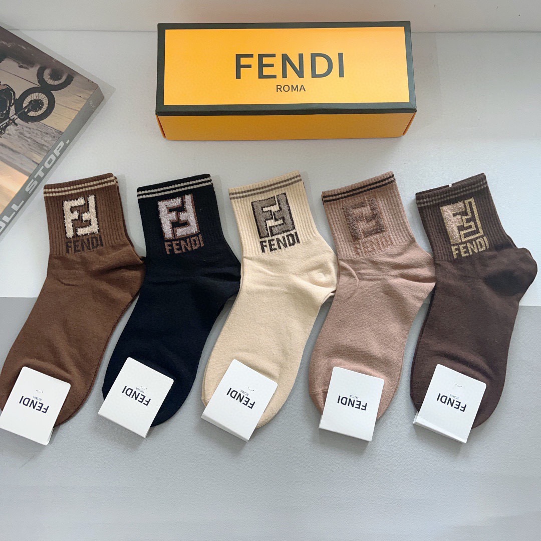 配包装（一盒5双）FENDI 芬迪 字母双Ｆ爆款中筒袜，纯棉面料， 专柜同款 💓纯棉面料，实用好穿 柔软