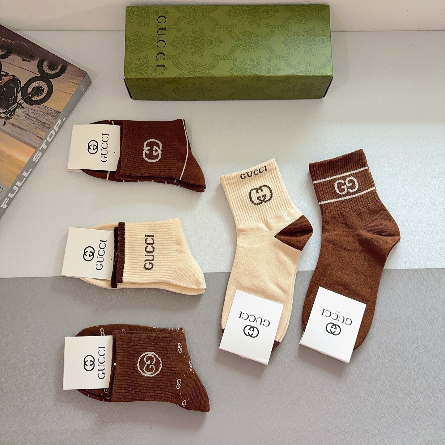 配包装（一盒5双）GUCCI 古奇 新款中筒袜子！纯棉面料，火爆图案，专柜同步中筒袜子，💛大牌出街，潮人