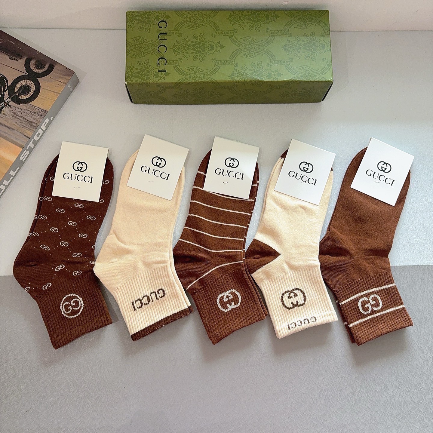 配包装（一盒5双）GUCCI 古奇 新款中筒袜子！纯棉面料，火爆图案，专柜同步中筒袜子，💛大牌出街，潮人