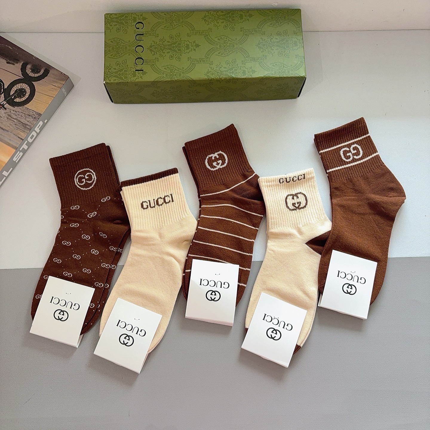 配包装（一盒5双）GUCCI 古奇 新款中筒袜子！纯棉面料，火爆图案，专柜同步中筒袜子，💛大牌出街，潮人