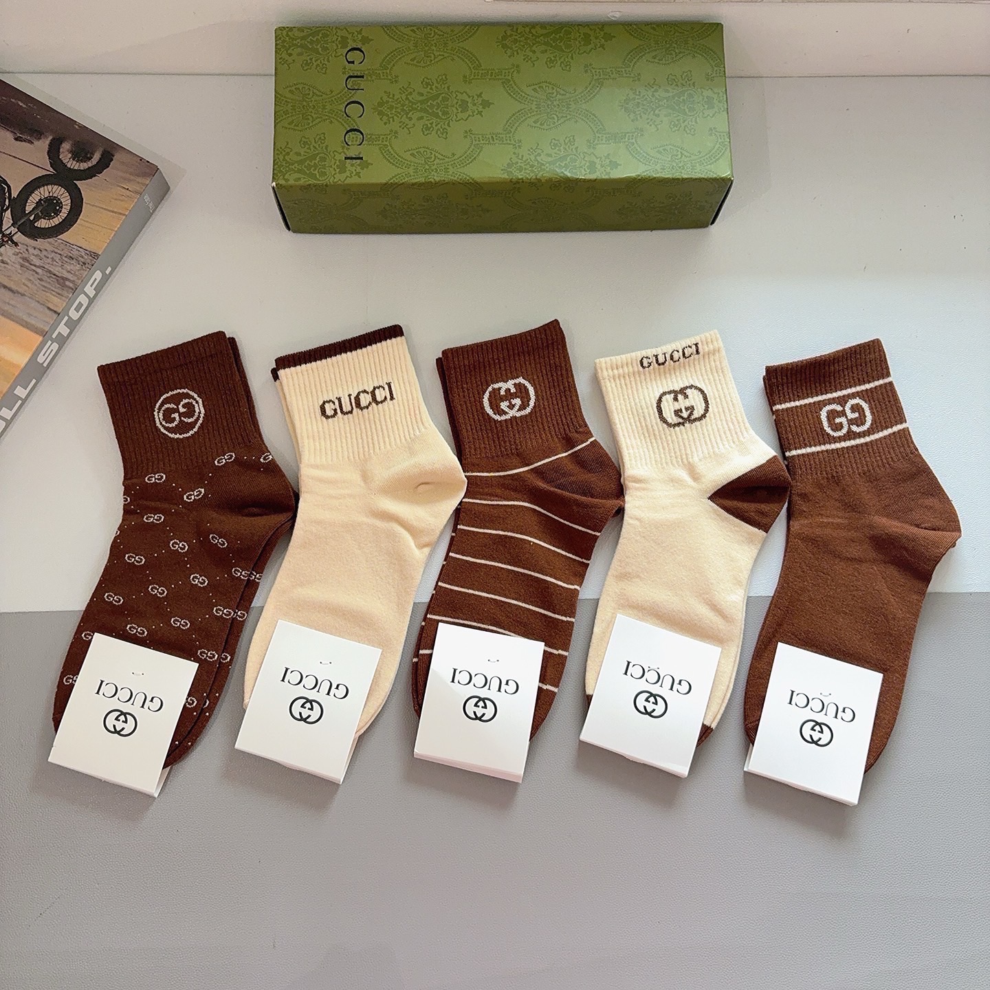 配包装（一盒5双）GUCCI 古奇 新款中筒袜子！纯棉面料，火爆图案，专柜同步中筒袜子，💛大牌出街，潮人