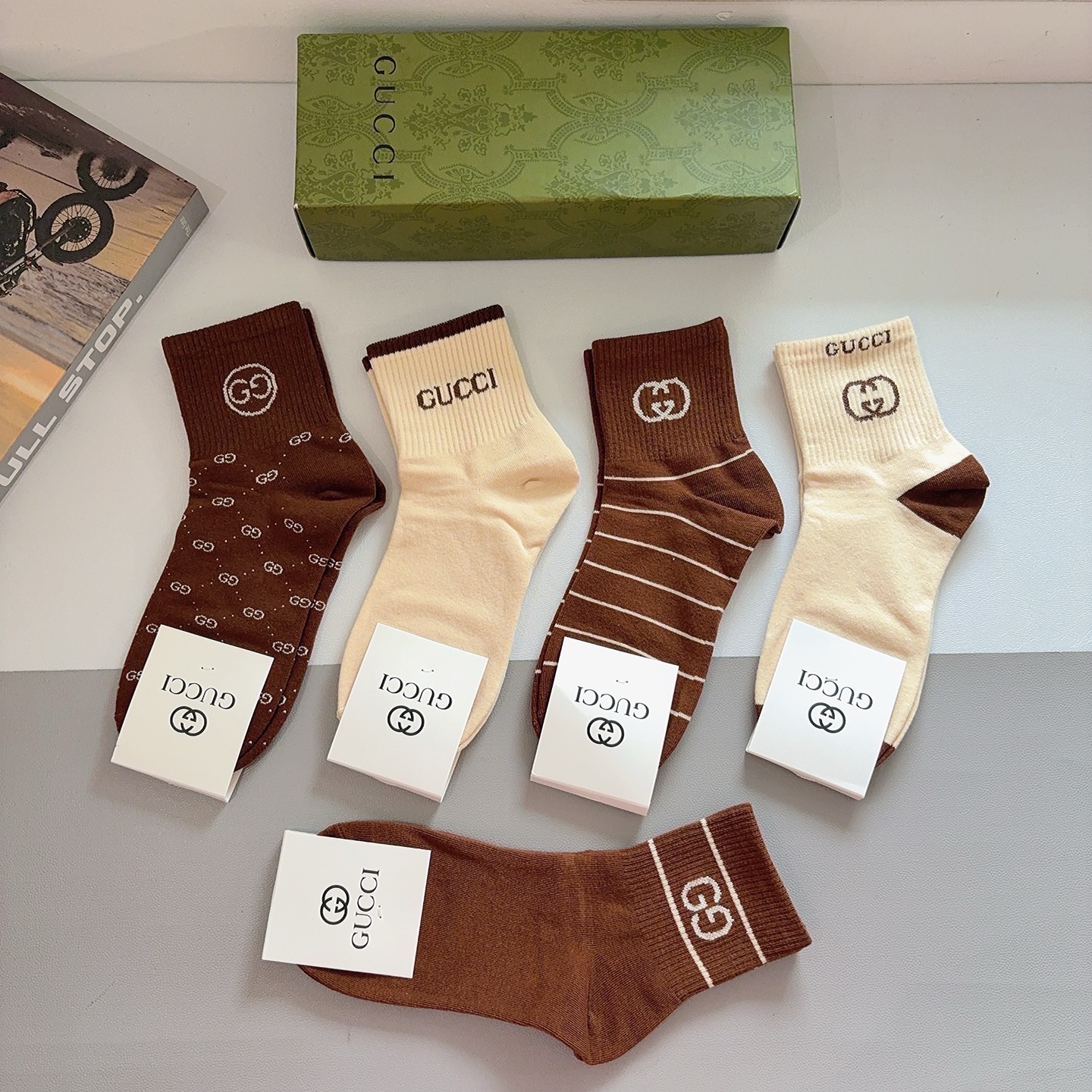 配包装（一盒5双）GUCCI 古奇 新款中筒袜子！纯棉面料，火爆图案，专柜同步中筒袜子，💛大牌出街，潮人