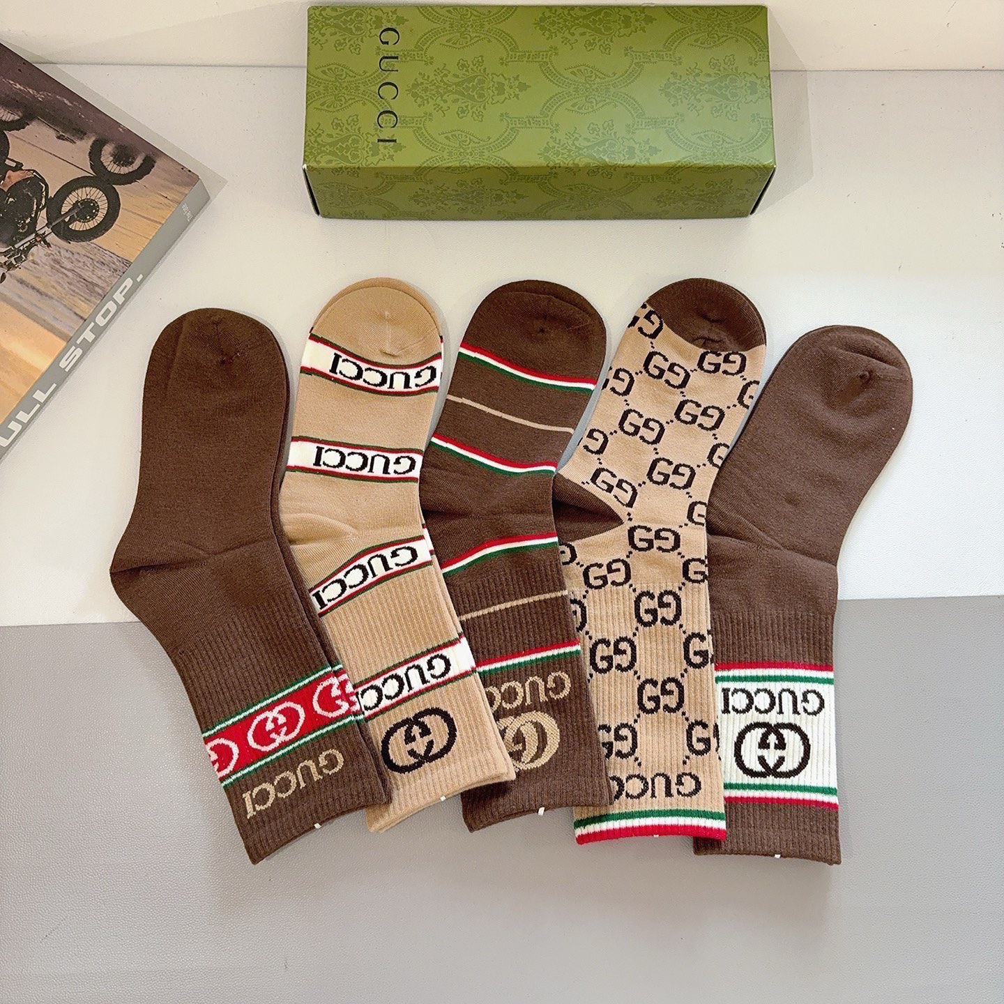 配包装（一盒5双） Gucci 古奇 ins超火长筒袜子、纯棉面料，潮人必备 ，经典双G字母，个性时尚百