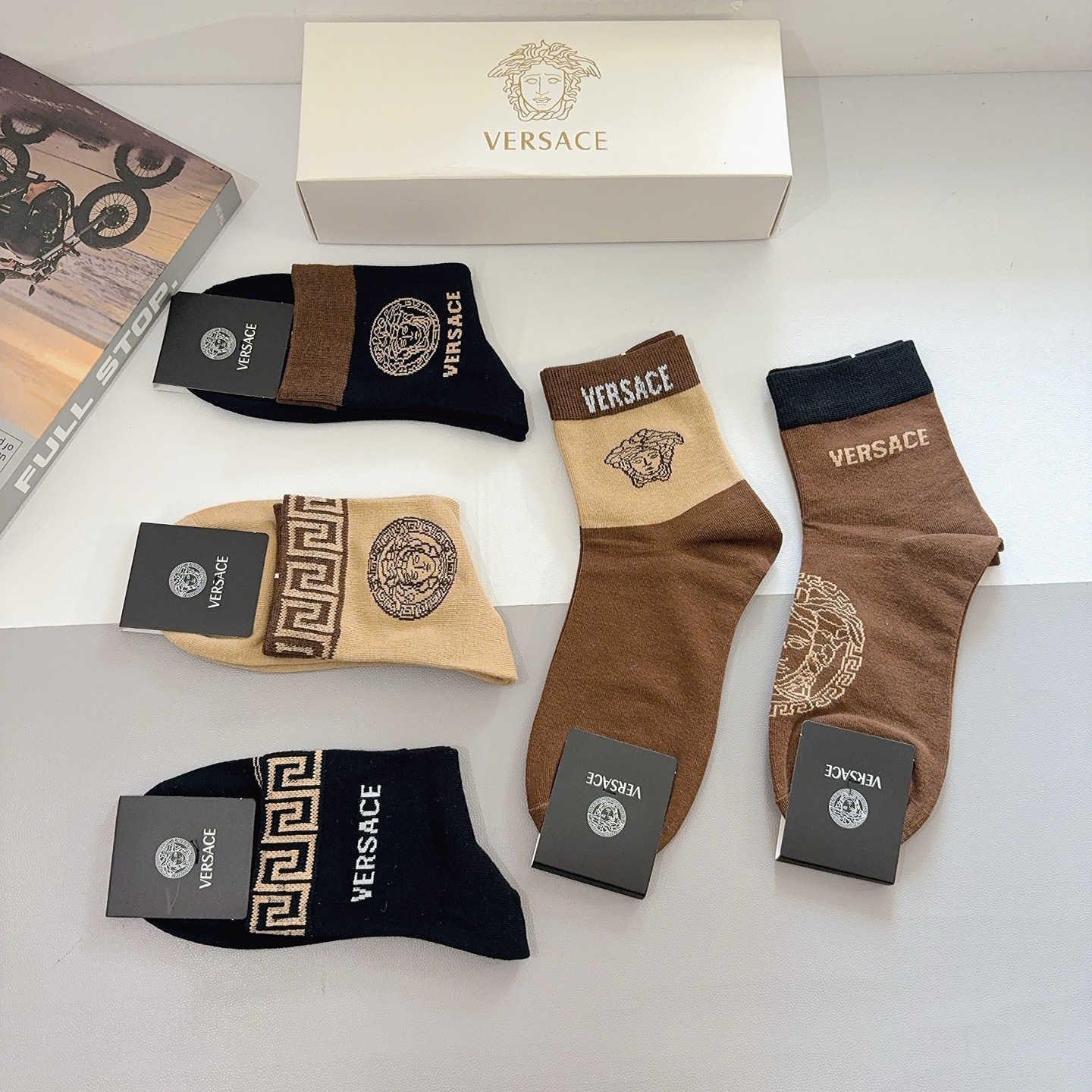 配包装【一盒五双】VERSACE范思哲 欧美大牌男款纯棉中筒袜🔥🌟潮人必不能少的专柜代购品质长筒袜子 ，