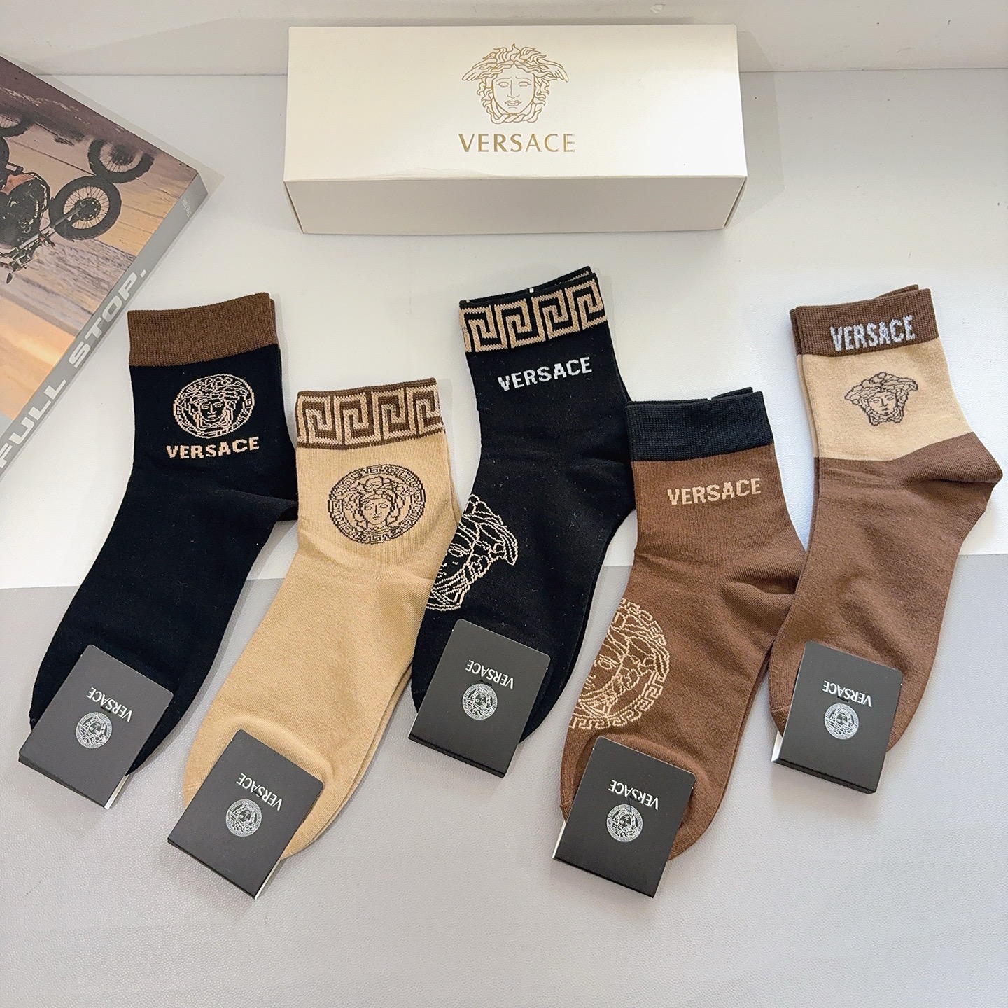 配包装【一盒五双】VERSACE范思哲 欧美大牌男款纯棉中筒袜🔥🌟潮人必不能少的专柜代购品质长筒袜子 ，