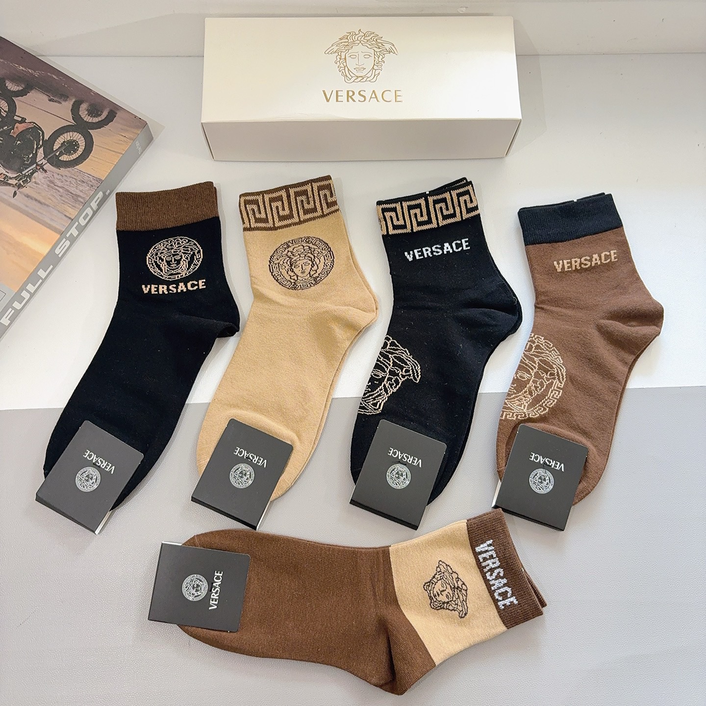 配包装【一盒五双】VERSACE范思哲 欧美大牌男款纯棉中筒袜🔥🌟潮人必不能少的专柜代购品质长筒袜子 ，