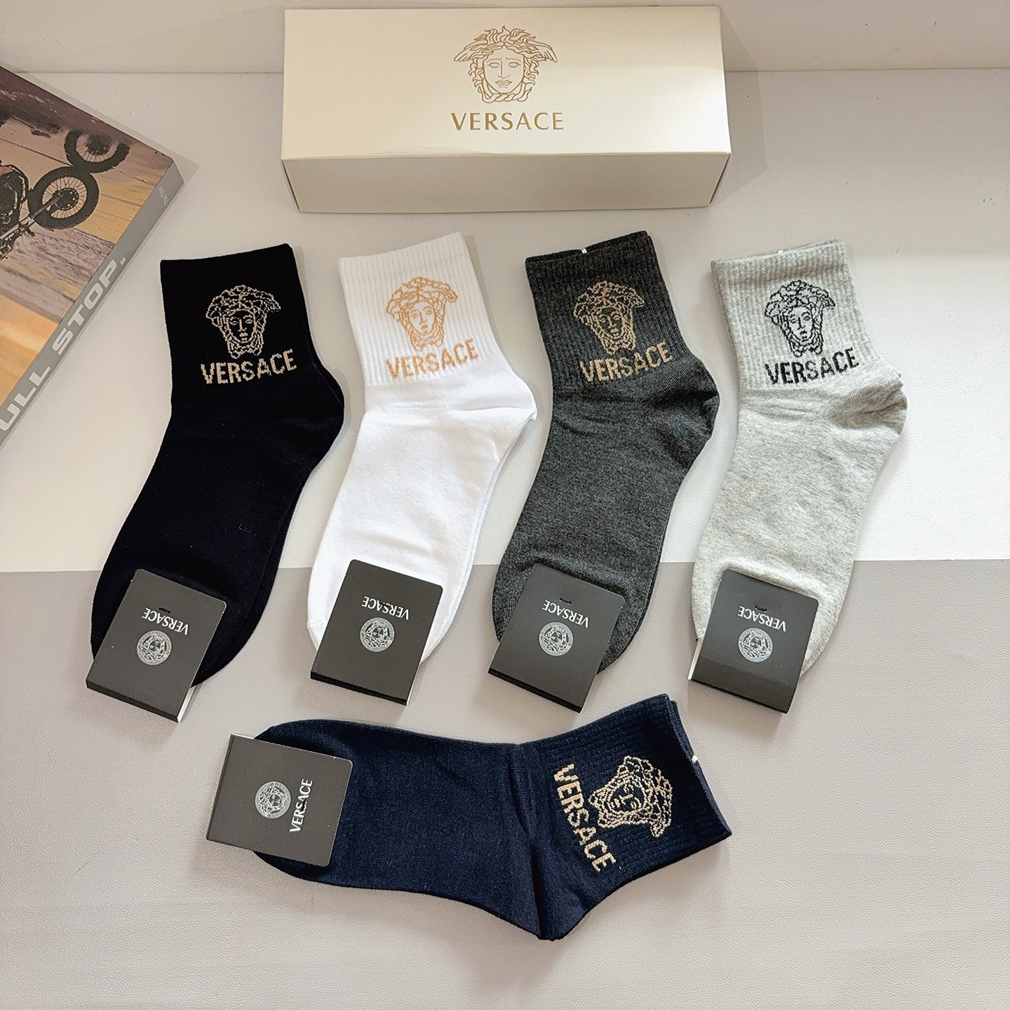 配包装【一盒五双】VERSACE范思哲 欧美大牌男款纯棉中筒袜🔥🌟潮人必不能少的专柜代购品质长筒袜子 ，