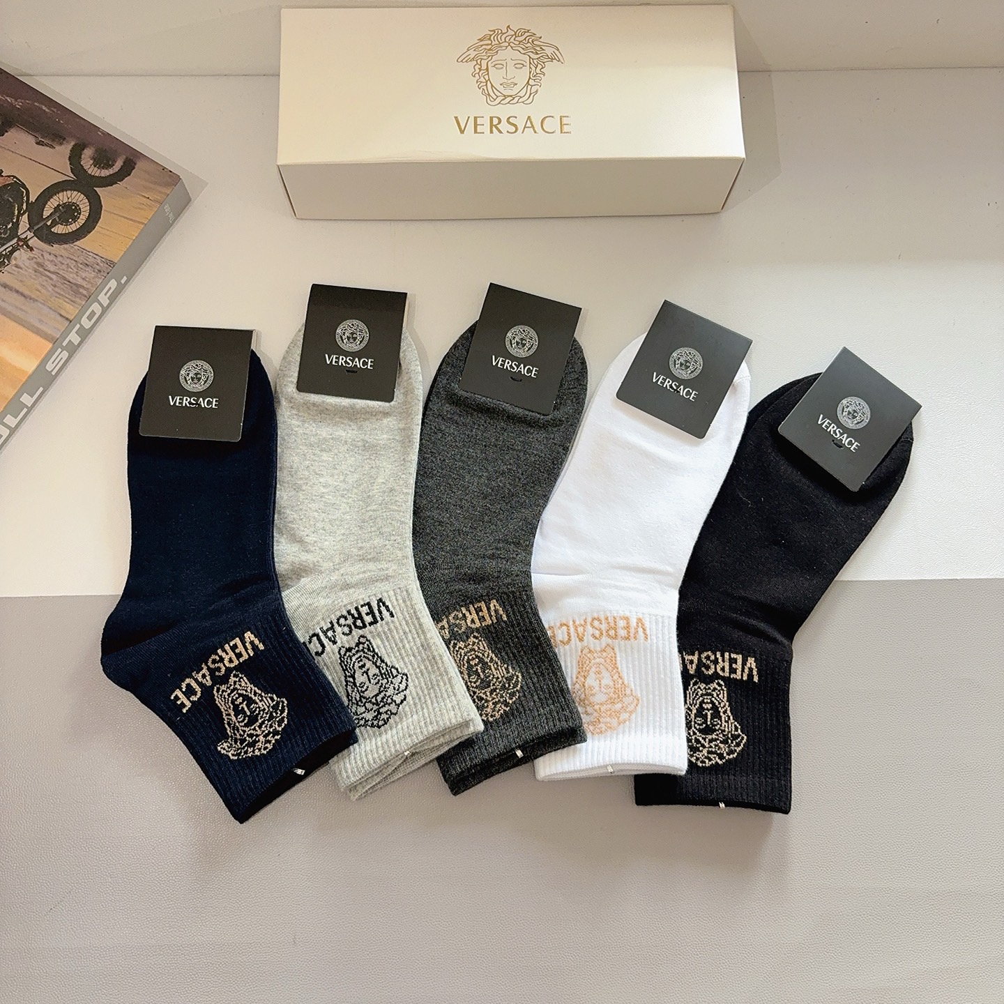 配包装【一盒五双】VERSACE范思哲 欧美大牌男款纯棉中筒袜🔥🌟潮人必不能少的专柜代购品质长筒袜子 ，