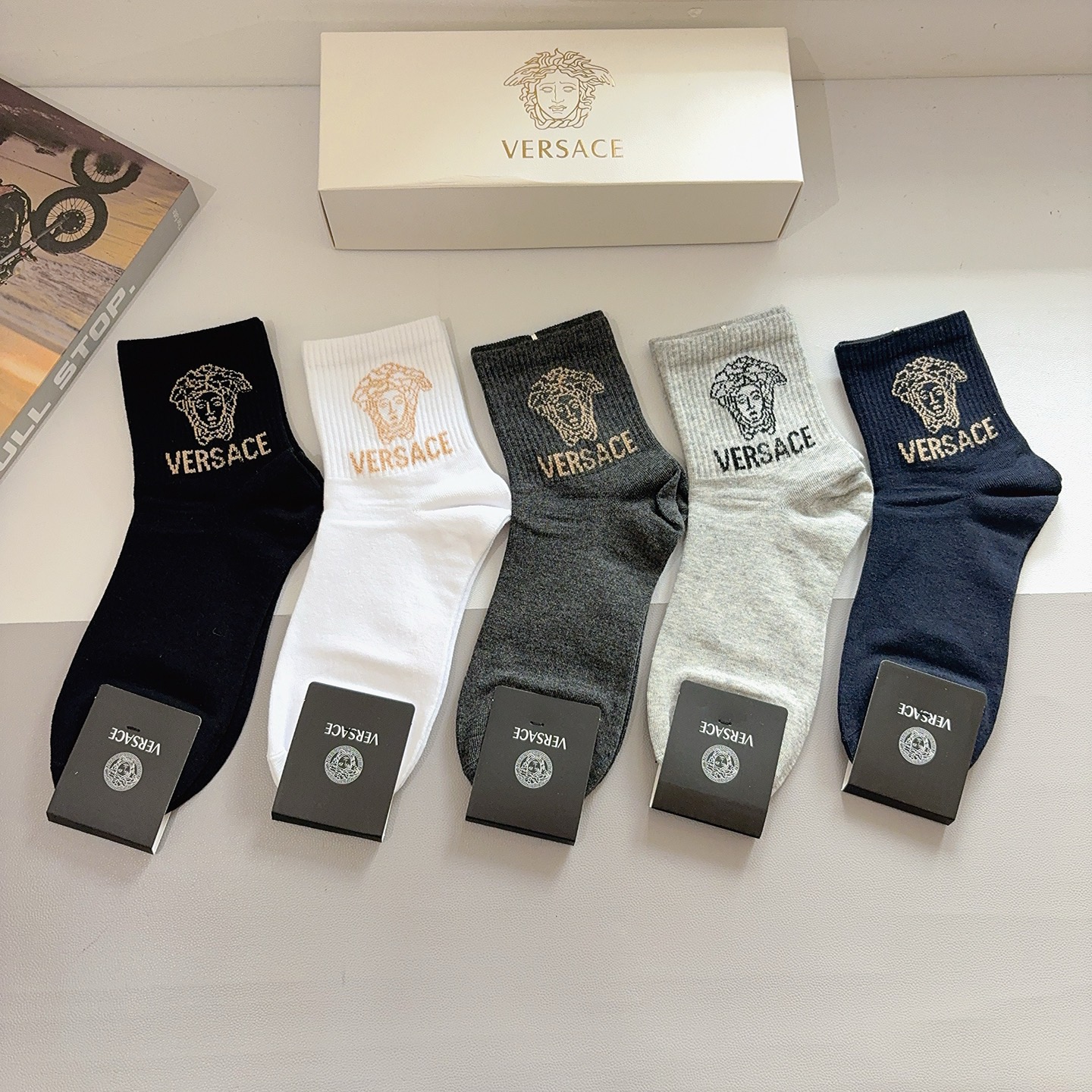 配包装【一盒五双】VERSACE范思哲 欧美大牌男款纯棉中筒袜🔥🌟潮人必不能少的专柜代购品质长筒袜子 ，