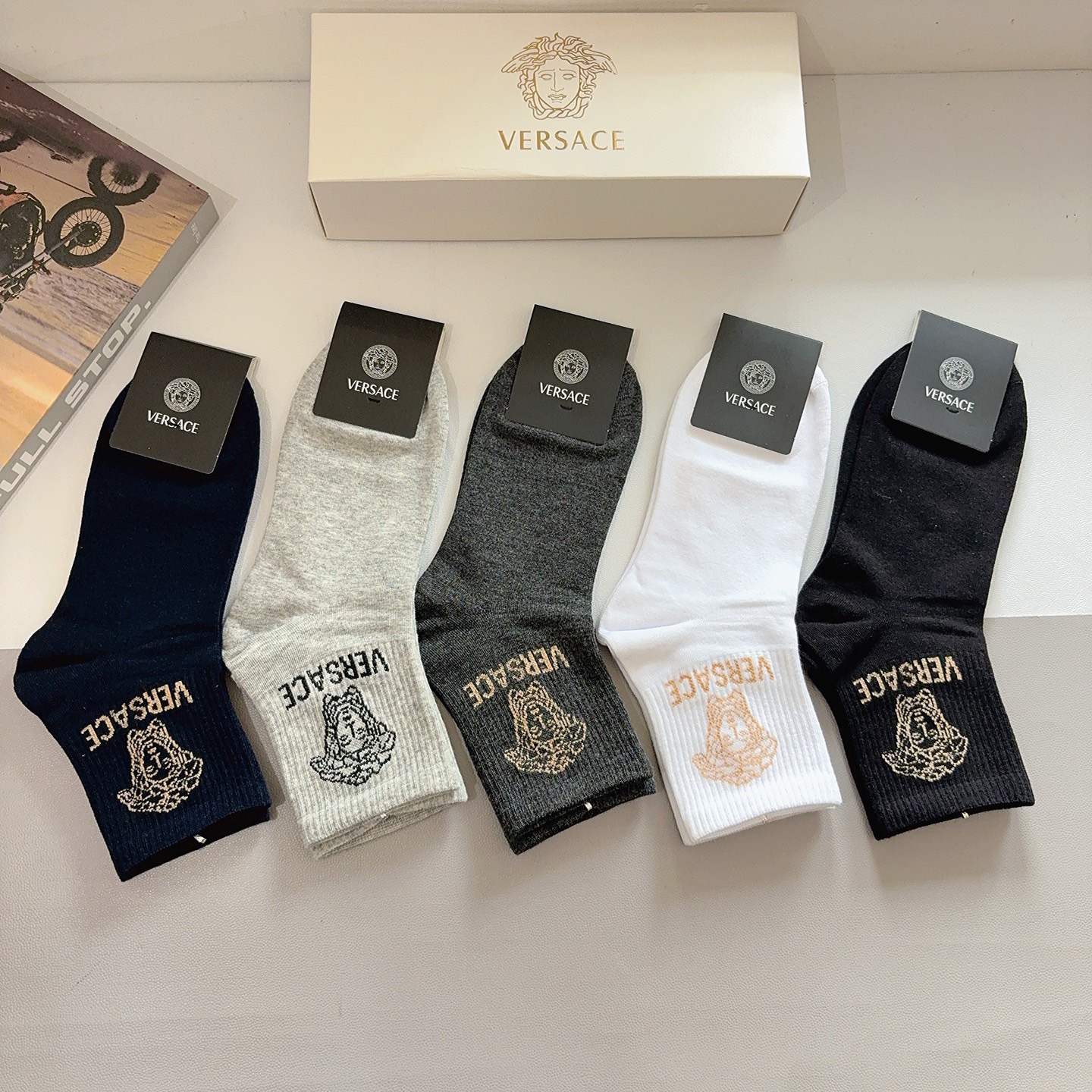 配包装【一盒五双】VERSACE范思哲 欧美大牌男款纯棉中筒袜🔥🌟潮人必不能少的专柜代购品质长筒袜子 ，