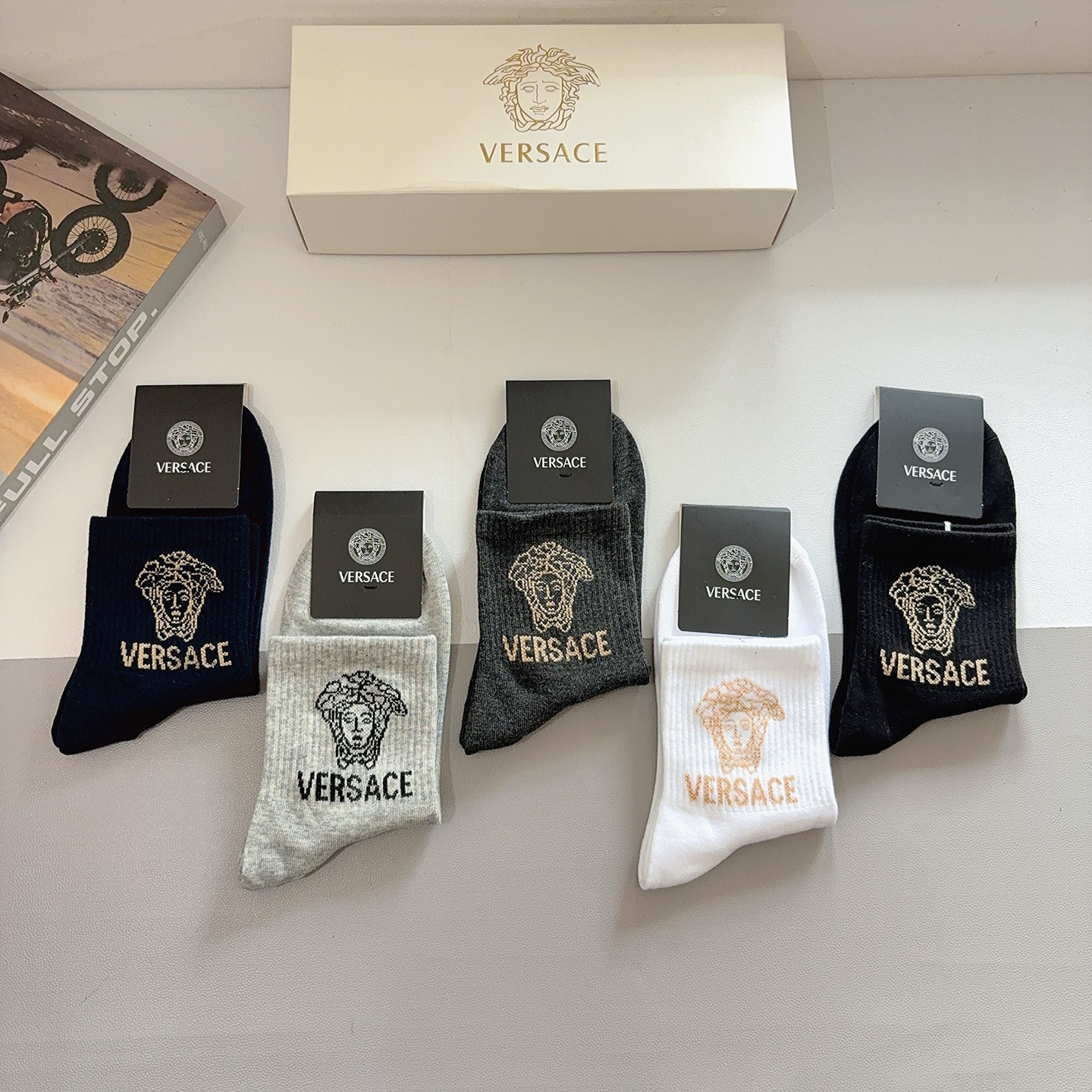 配包装【一盒五双】VERSACE范思哲 欧美大牌男款纯棉中筒袜🔥🌟潮人必不能少的专柜代购品质长筒袜子 ，