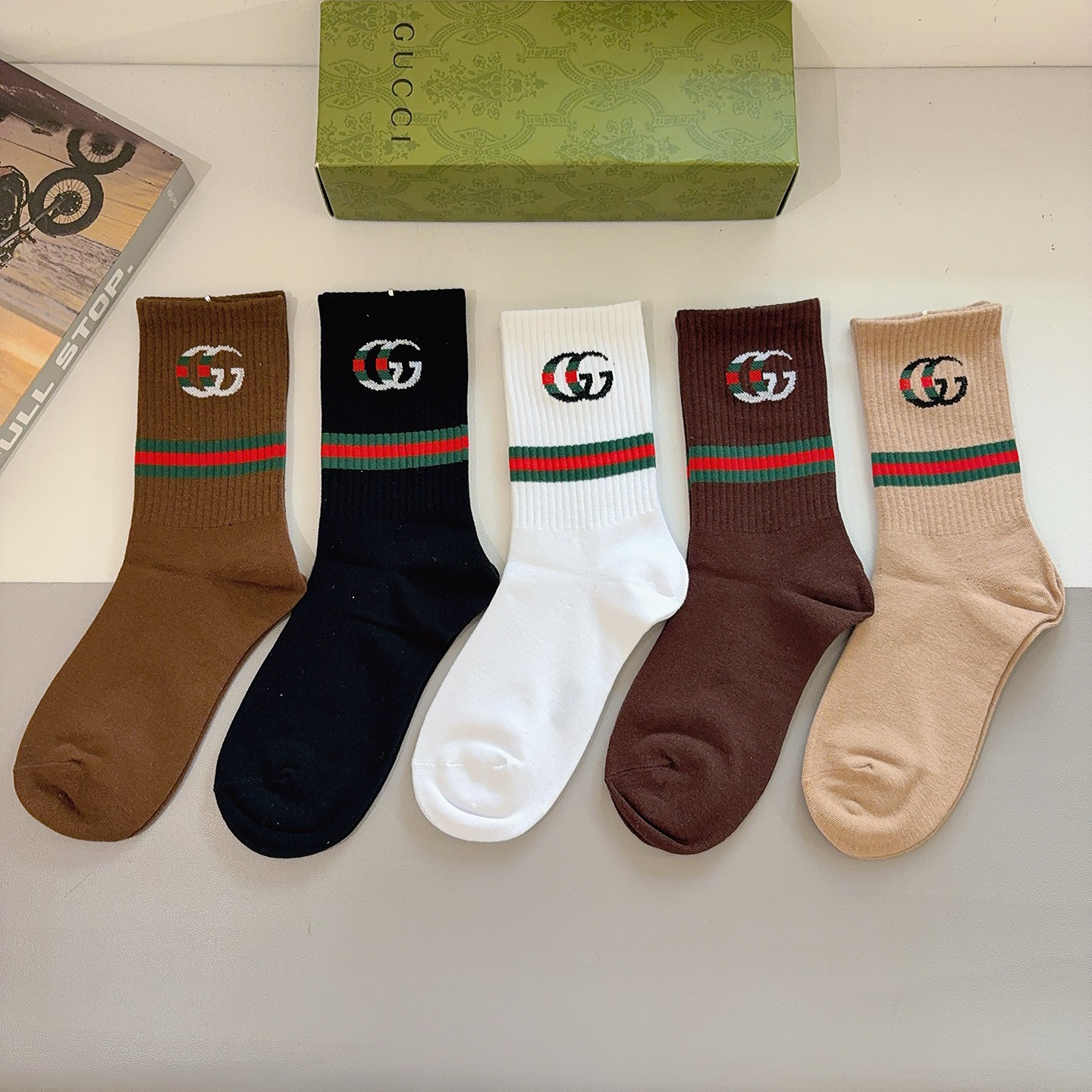 配包装（一盒5双） Gucci 古奇 ins超火长筒袜子、纯棉面料，潮人必备 ，经典双G字母，个性时尚百