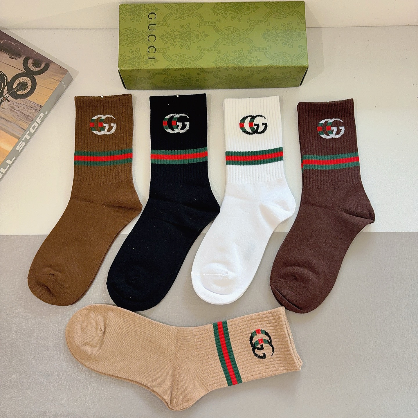 配包装（一盒5双） Gucci 古奇 ins超火长筒袜子、纯棉面料，潮人必备 ，经典双G字母，个性时尚百