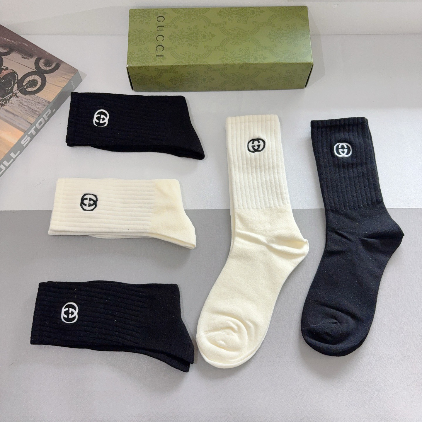 配包装（一盒5双）Gucci 古奇 新款长筒刺绣纯棉面料，专柜同步长筒袜子，💛大牌出街，潮人必备🔥超好搭